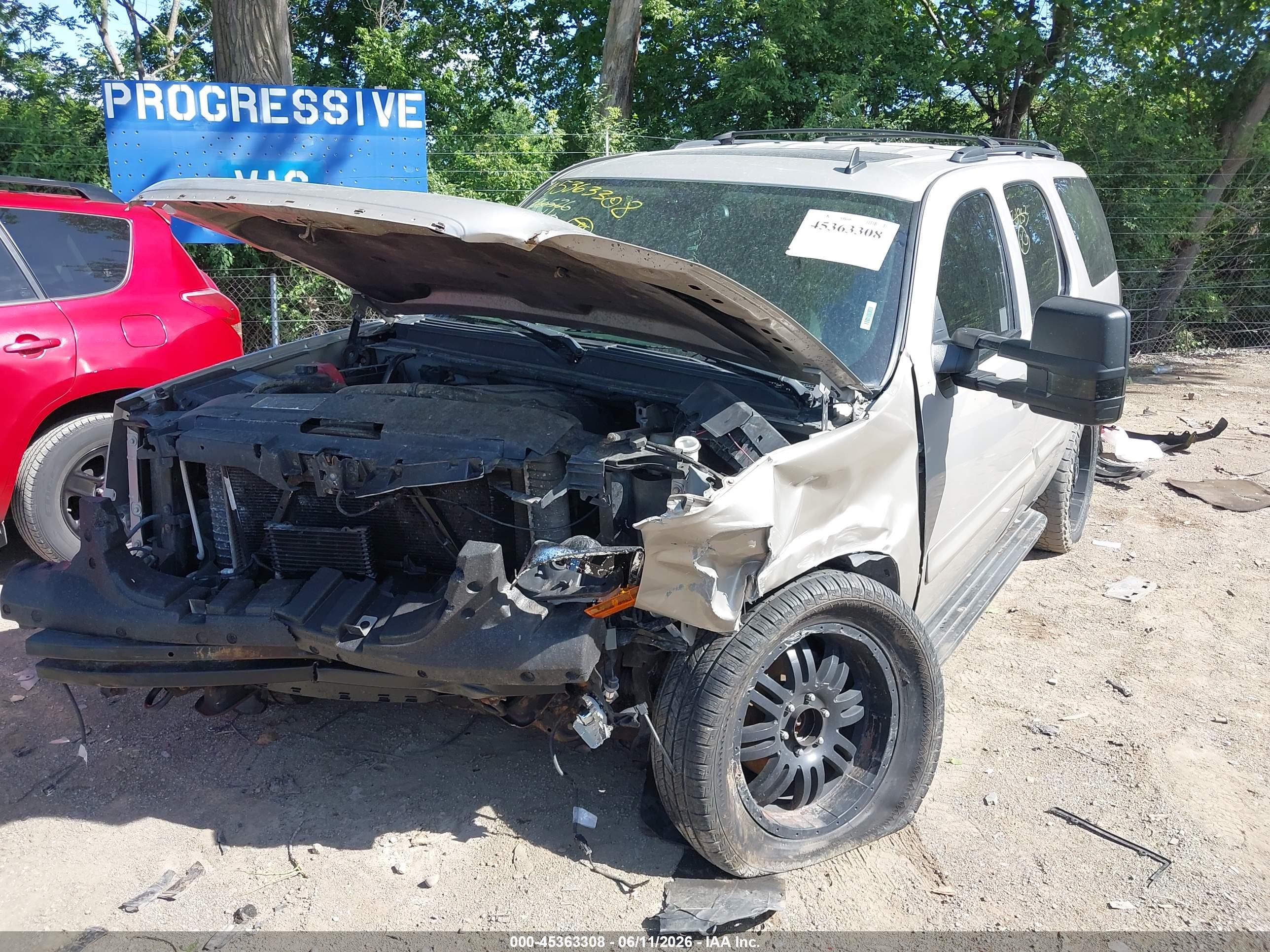 GMC YUKON image 2