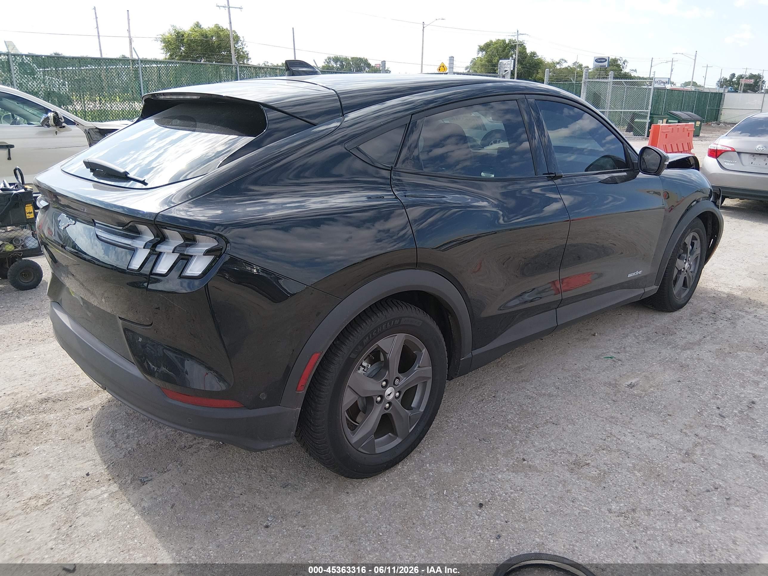 FORD MUSTANG image 4