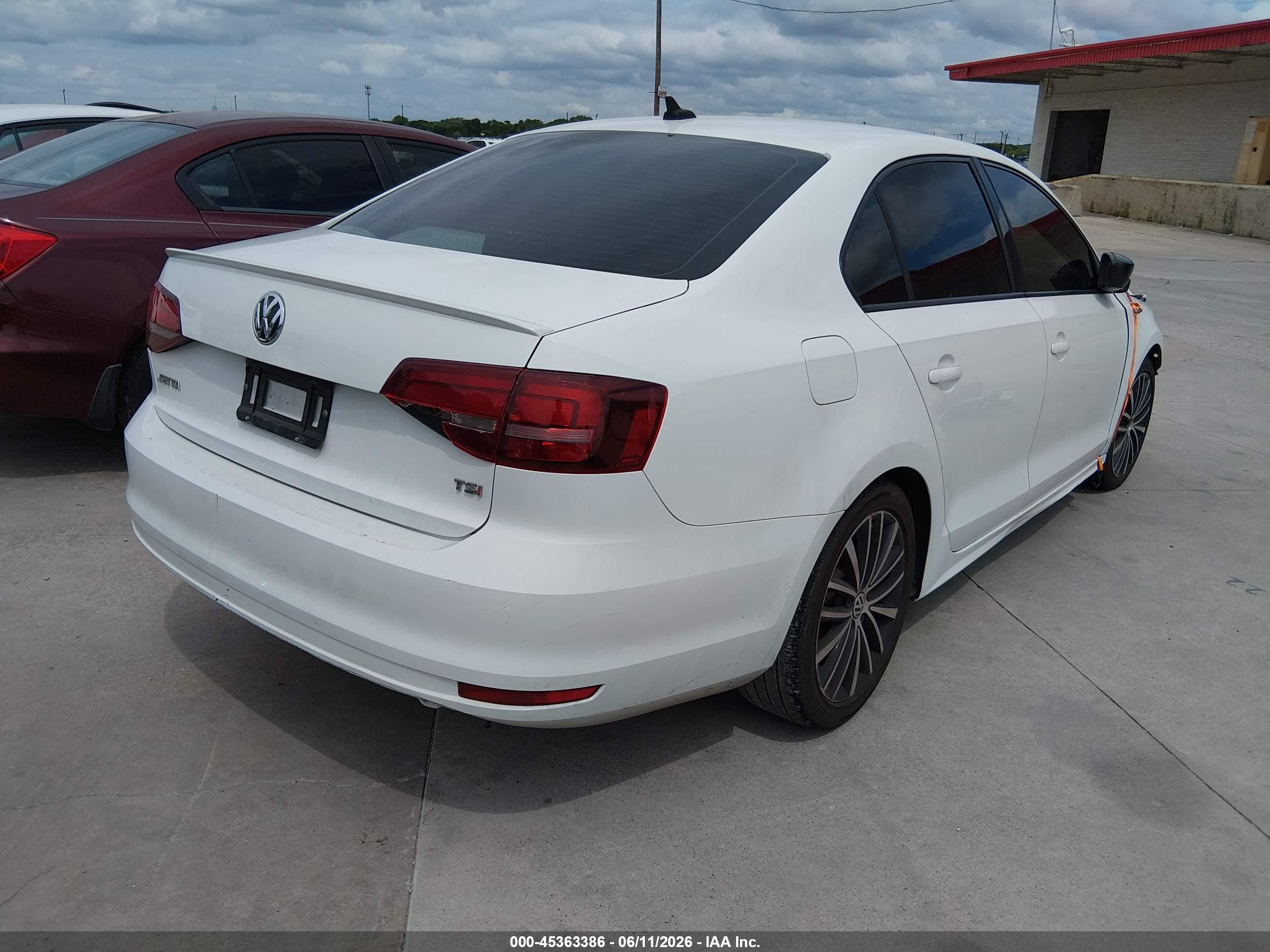 VOLKSWAGEN JETTA image 4