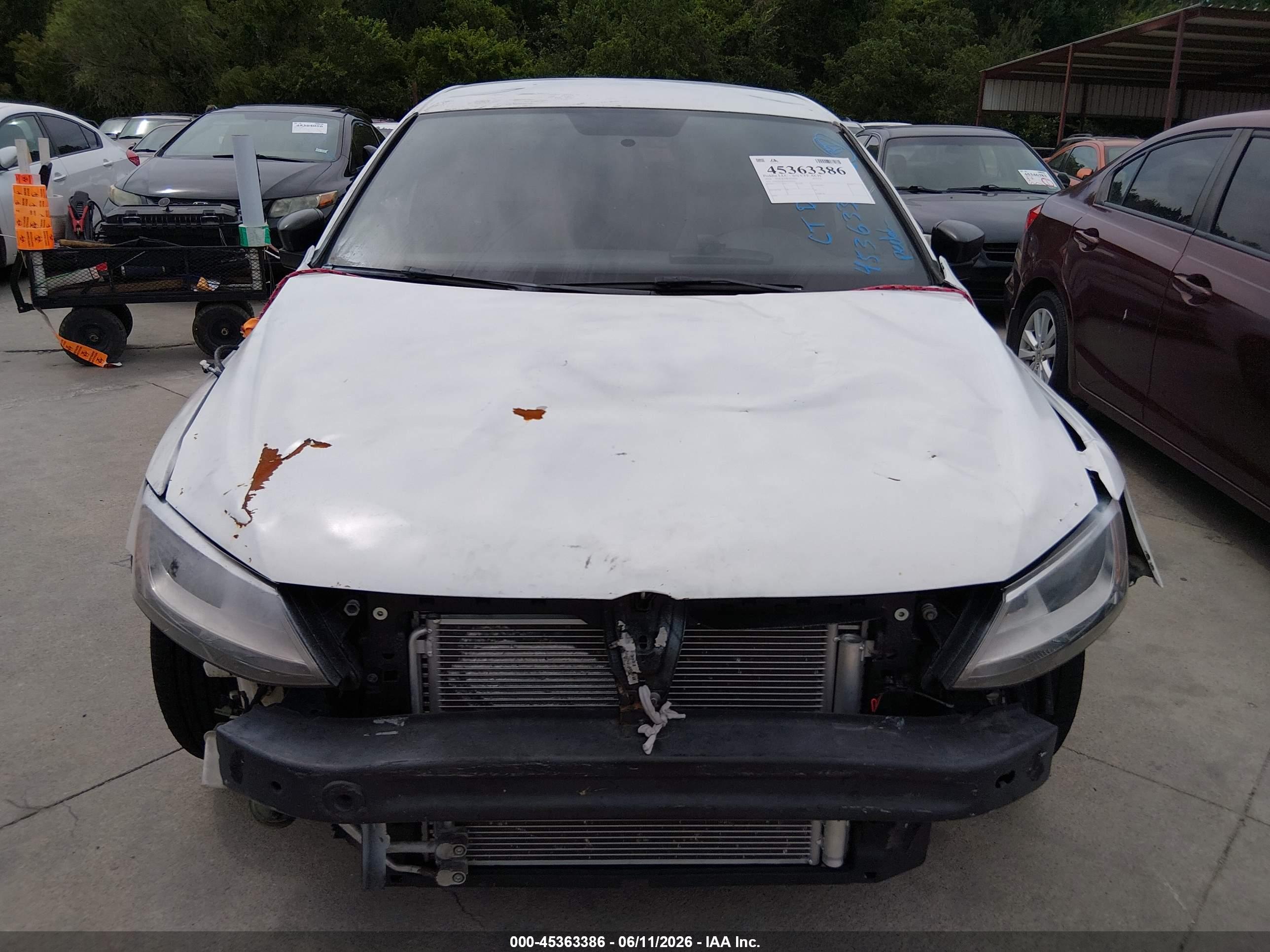 VOLKSWAGEN JETTA image 6