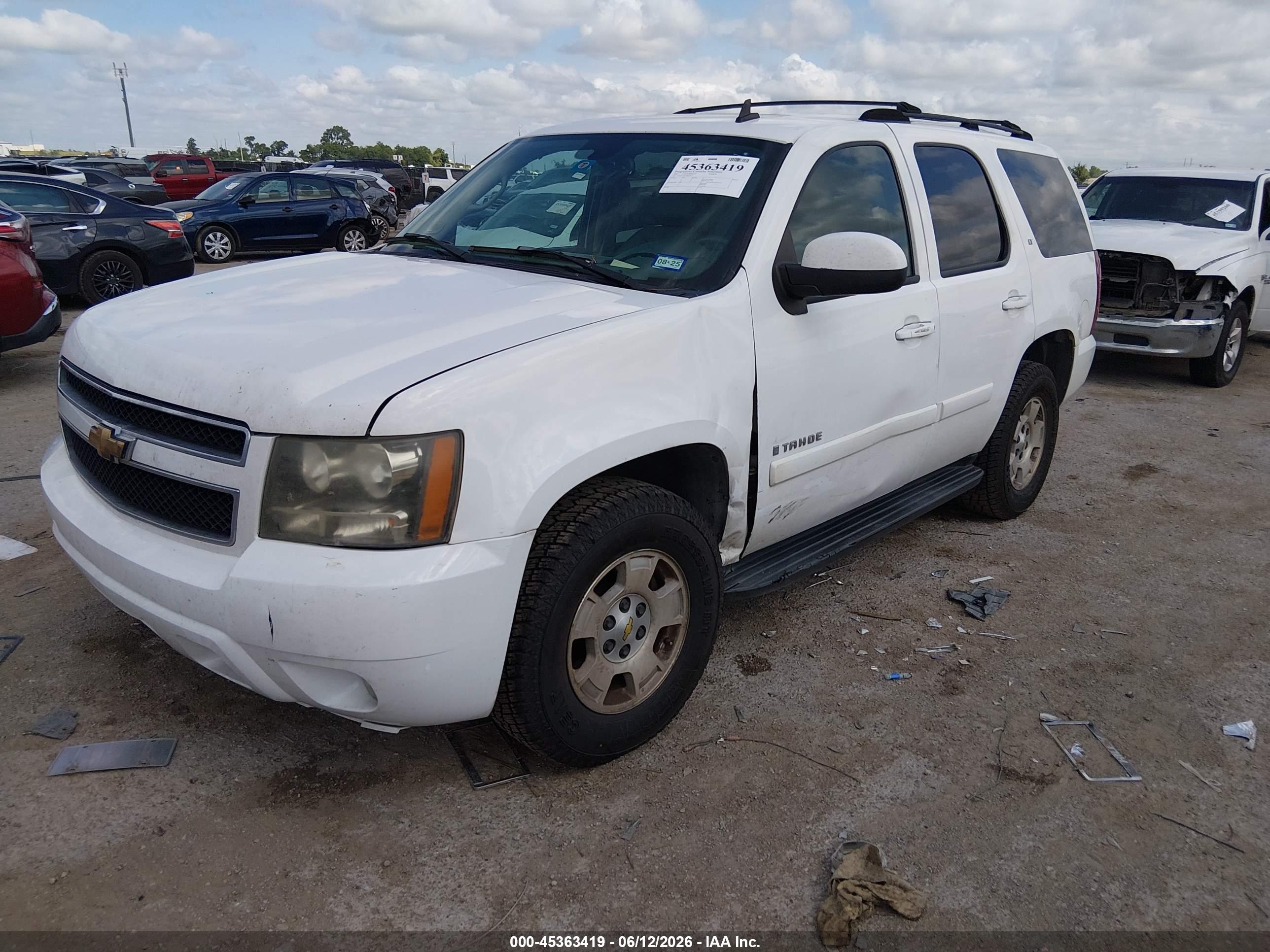 CHEVROLET TAHOE image 2