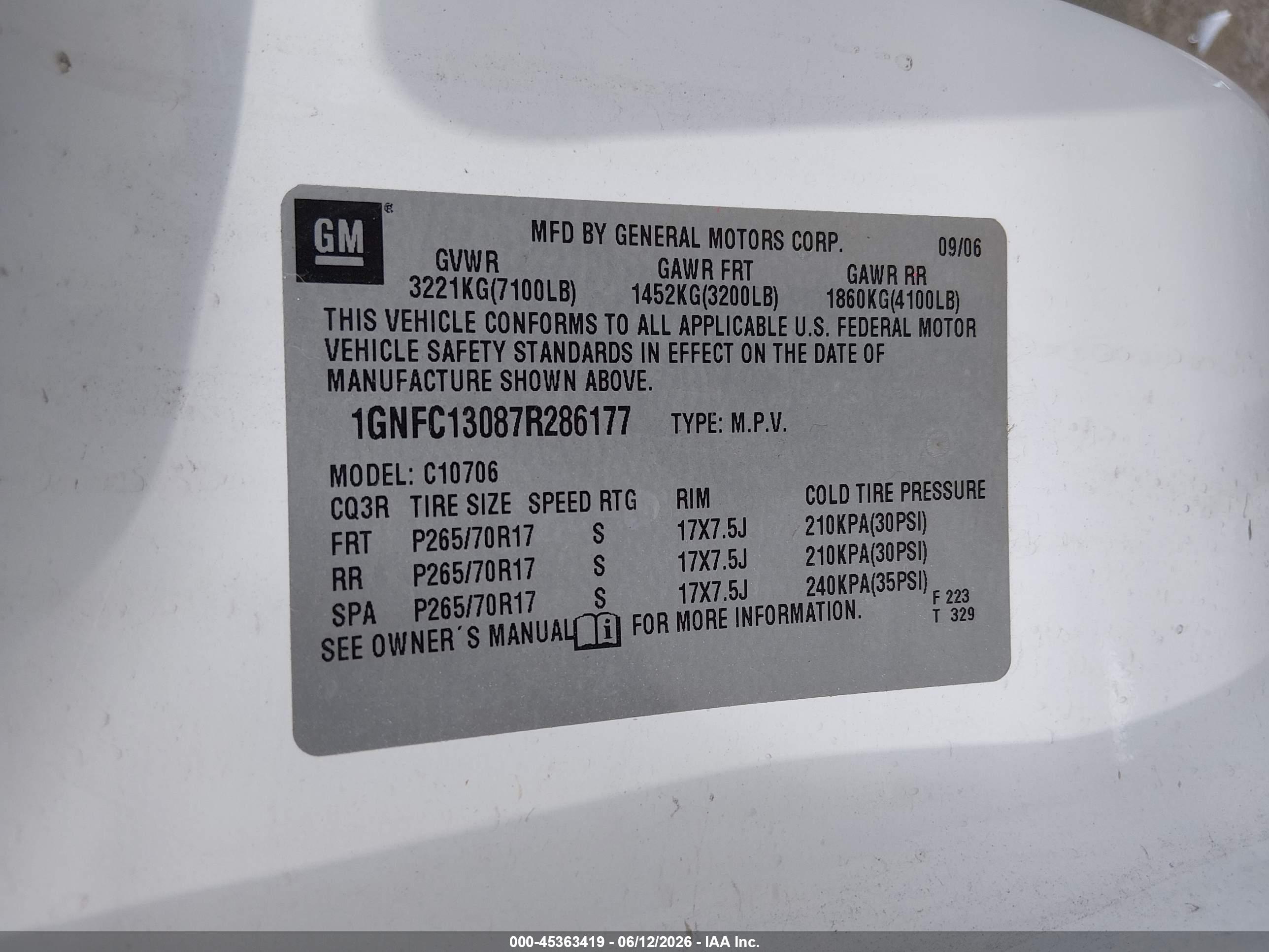 CHEVROLET TAHOE image 9