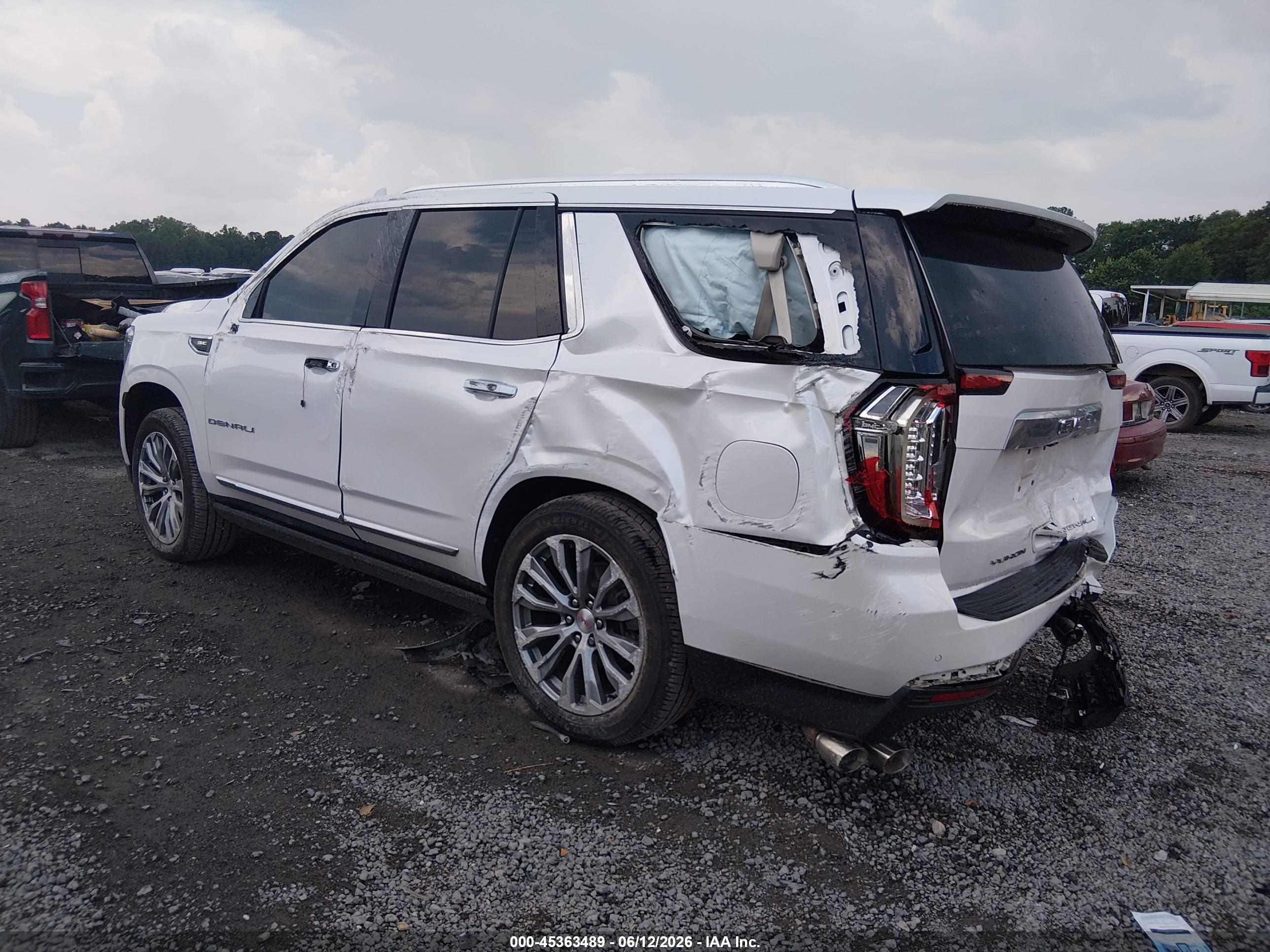 GMC YUKON image 3