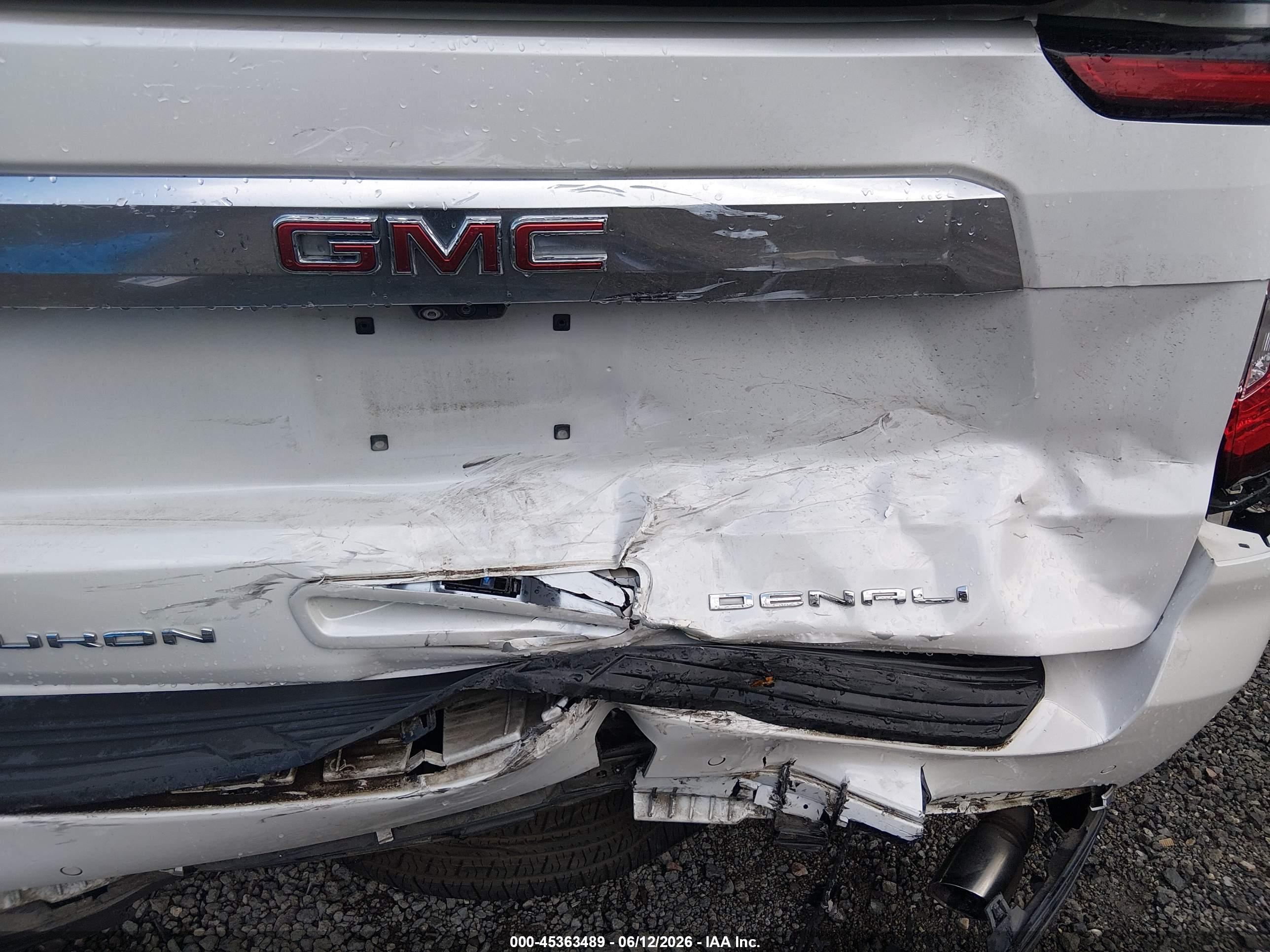 GMC YUKON image 6