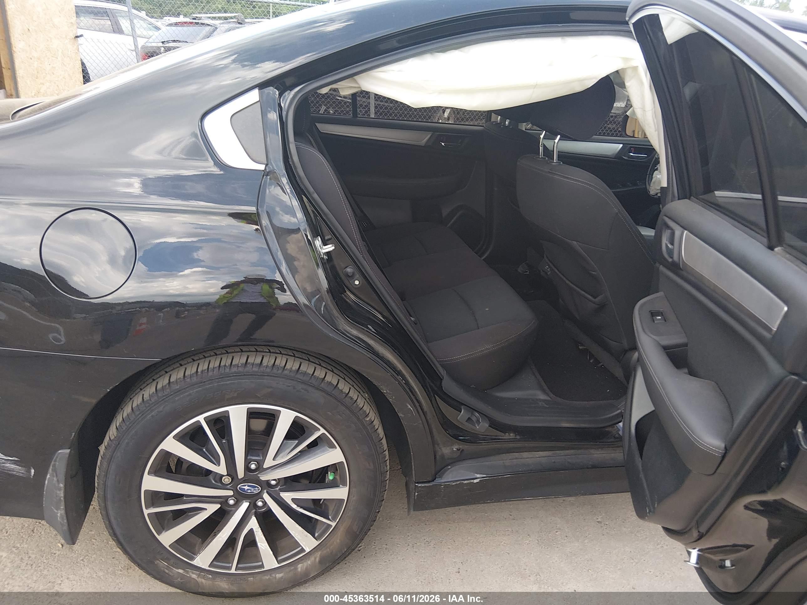 SUBARU LEGACY image 8