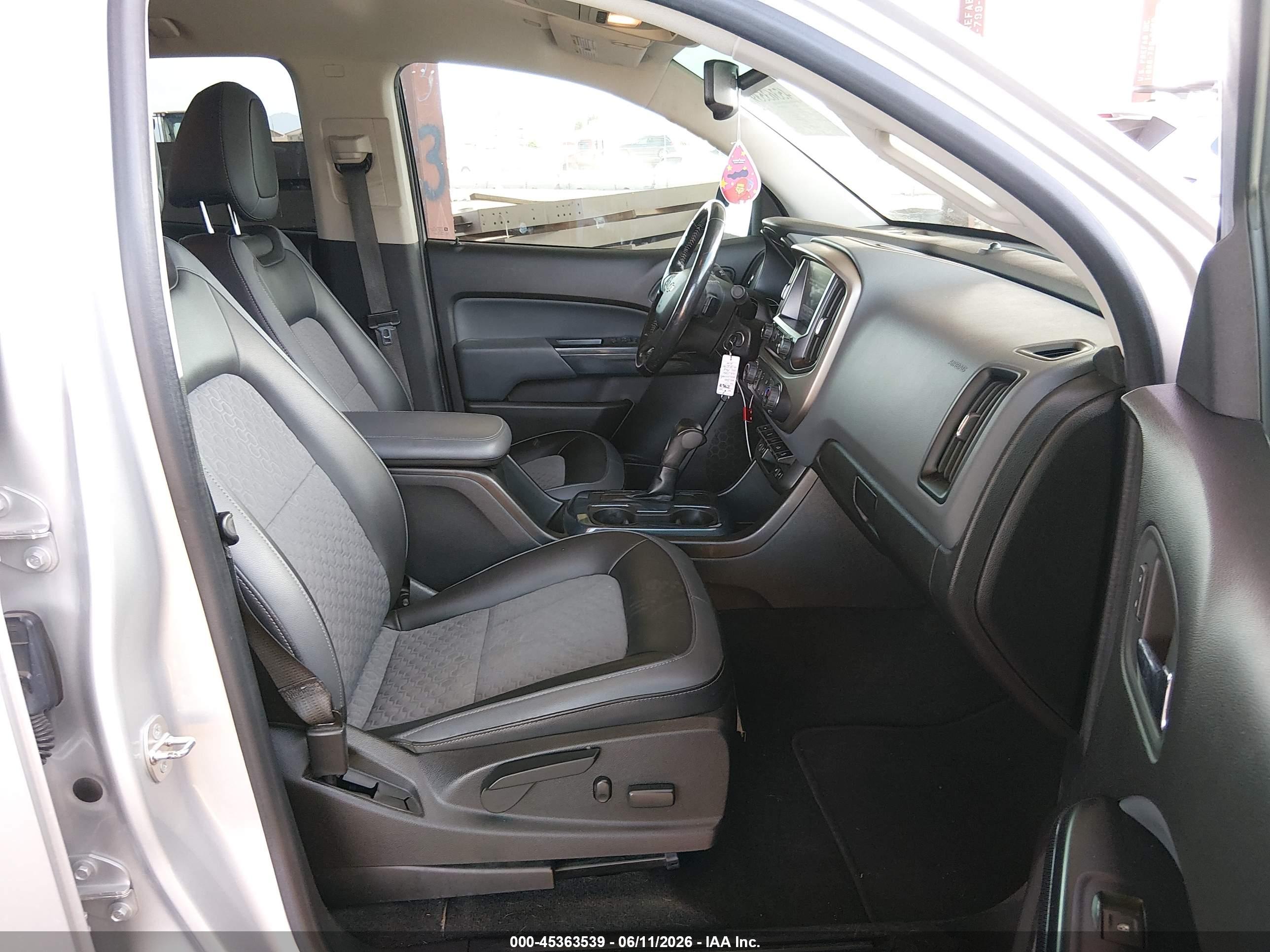 CHEVROLET COLORADO image 5
