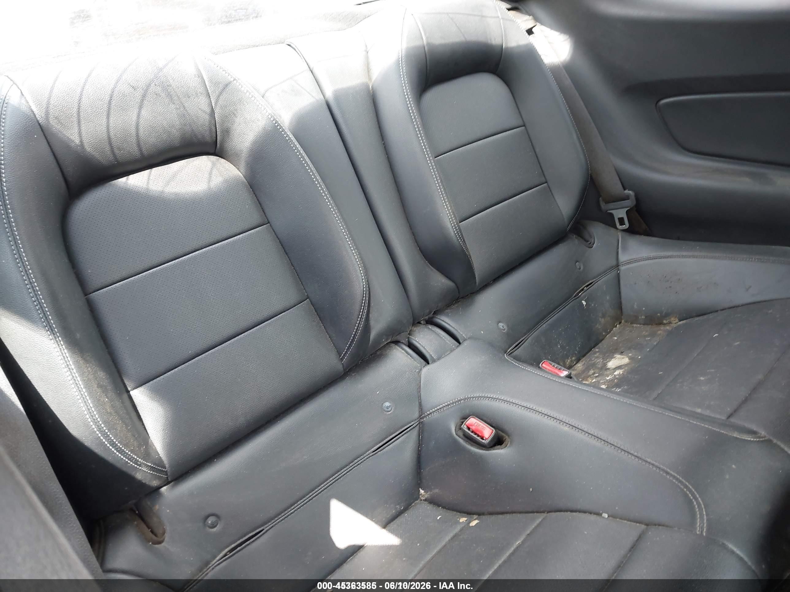 FORD MUSTANG image 8