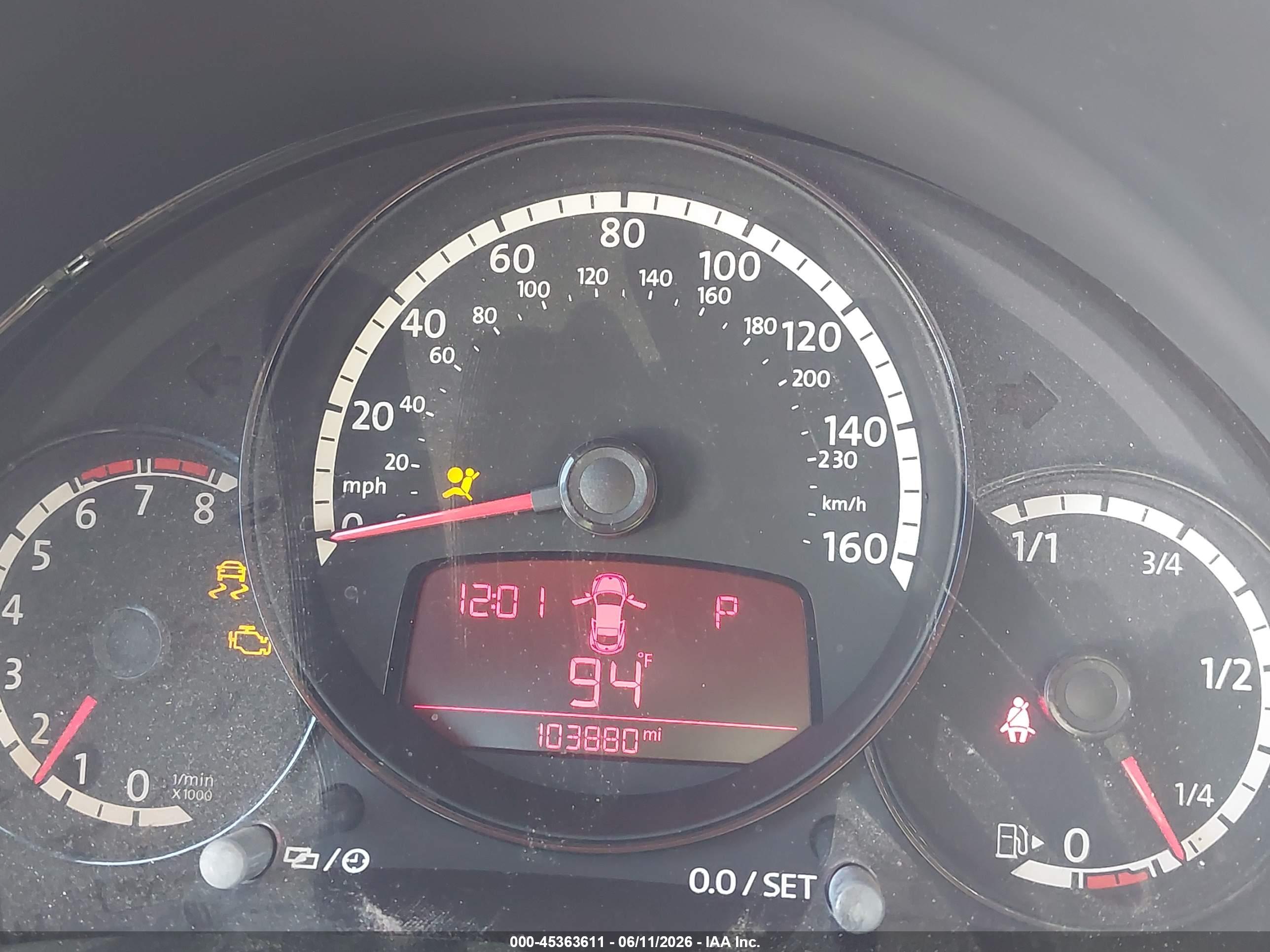 VOLKSWAGEN BEETLE image 7