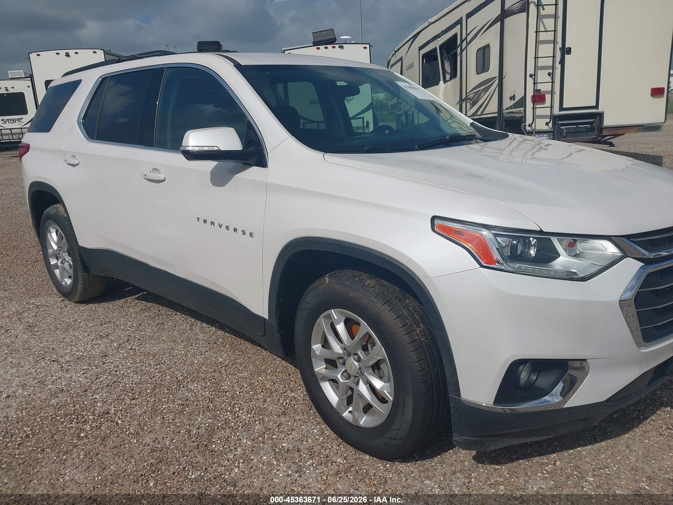 CHEVROLET TRAVERSE image 6