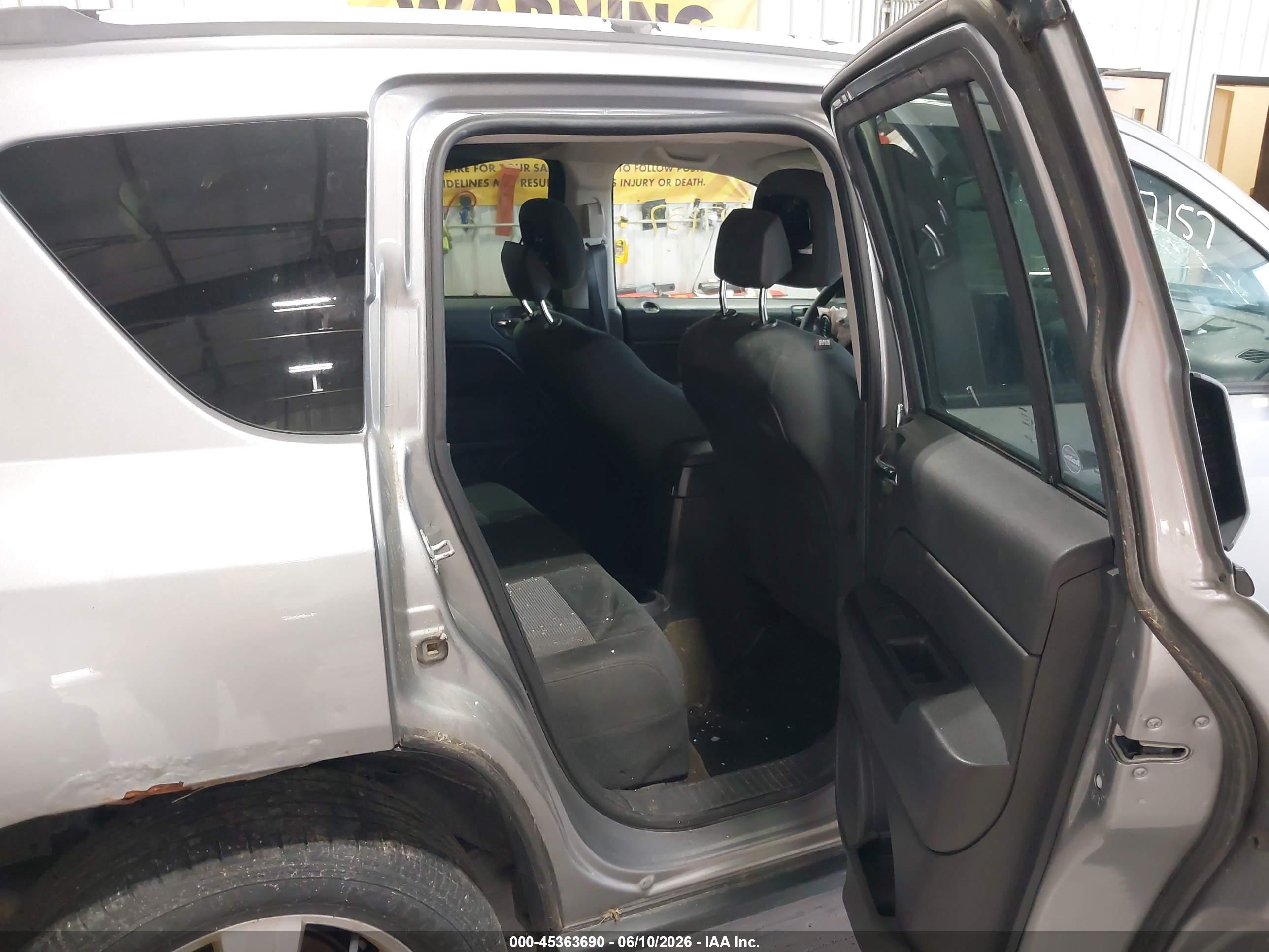 JEEP COMPASS image 8