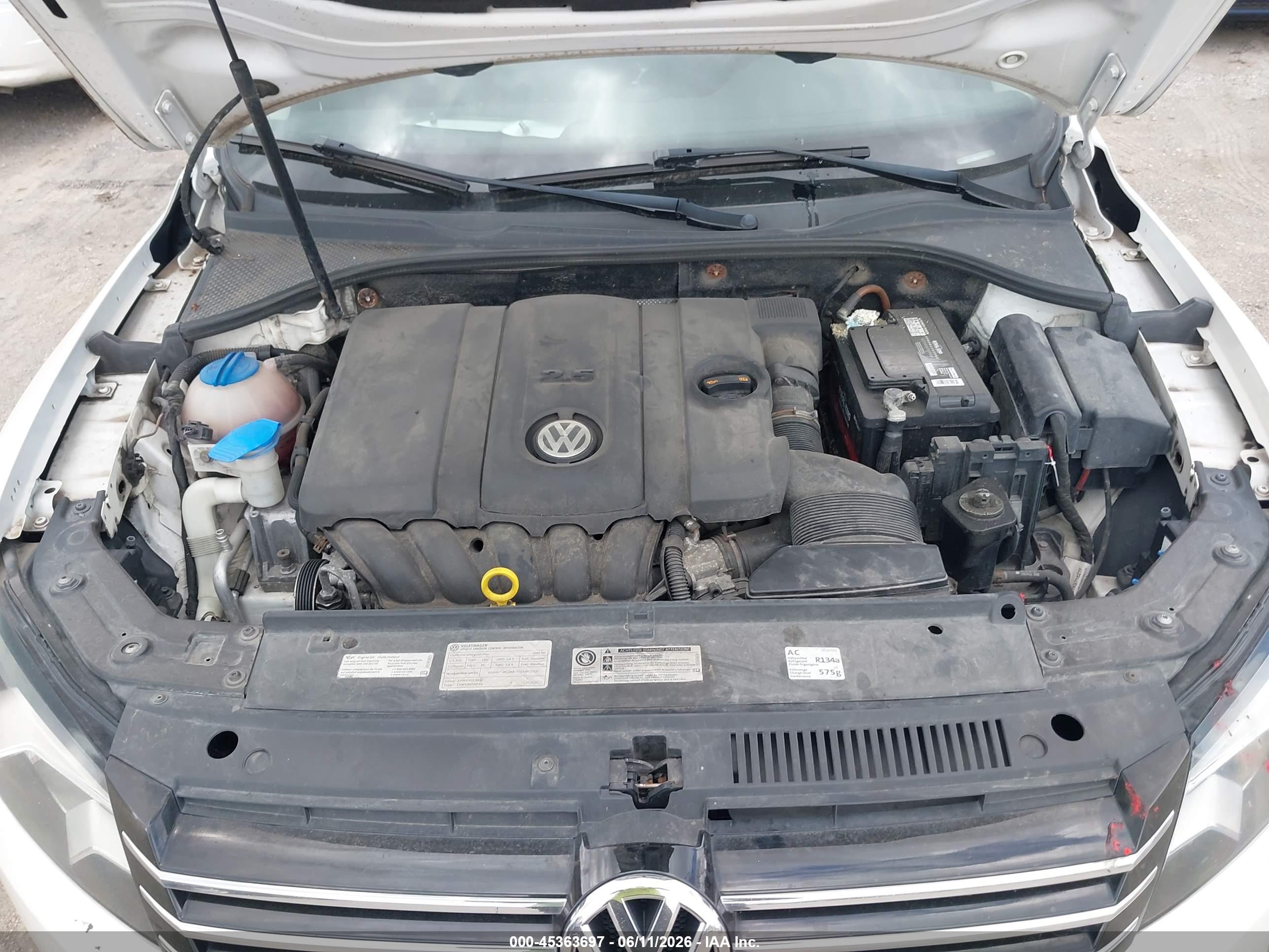 VOLKSWAGEN PASSAT image 10