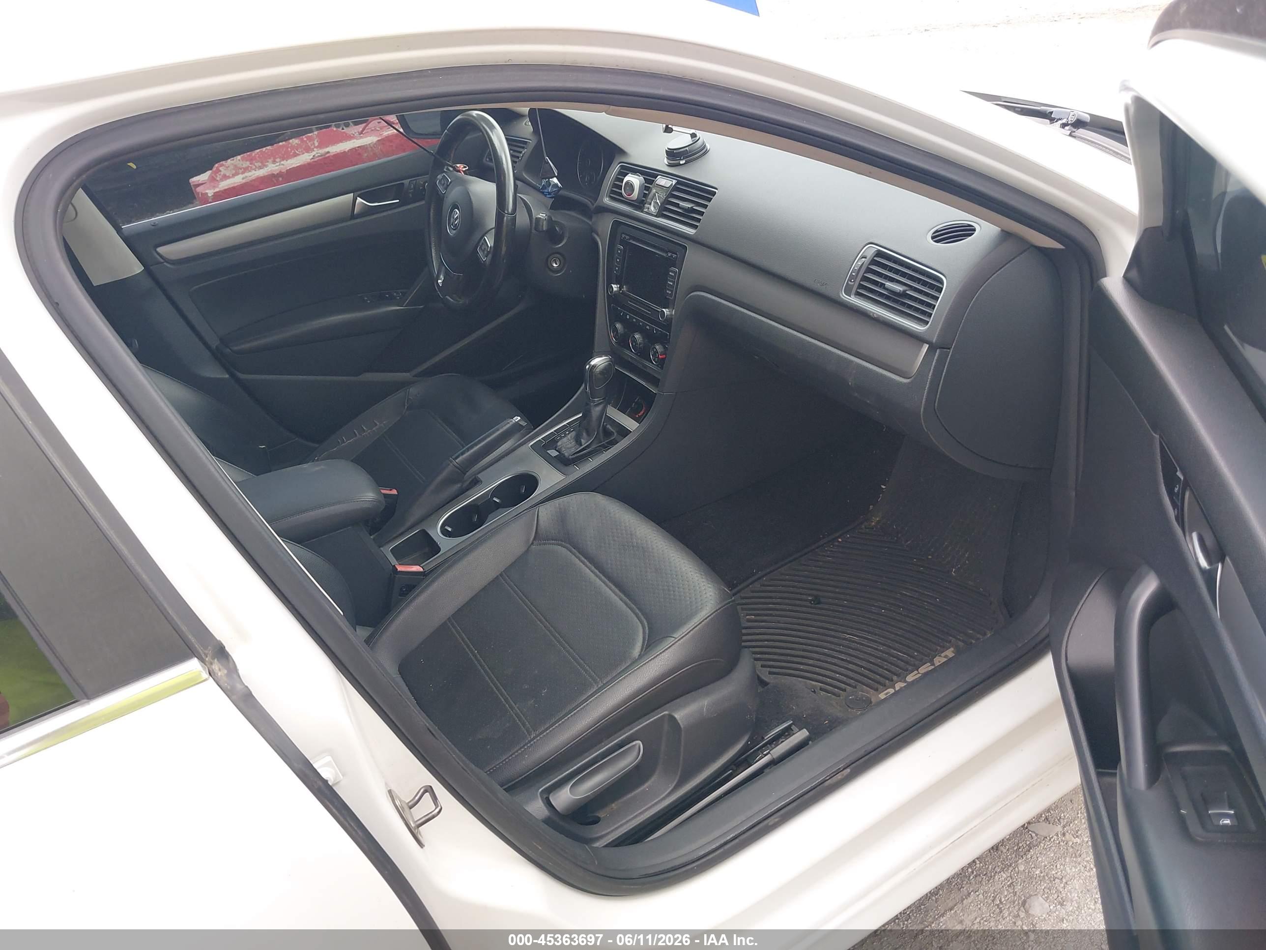 VOLKSWAGEN PASSAT image 5