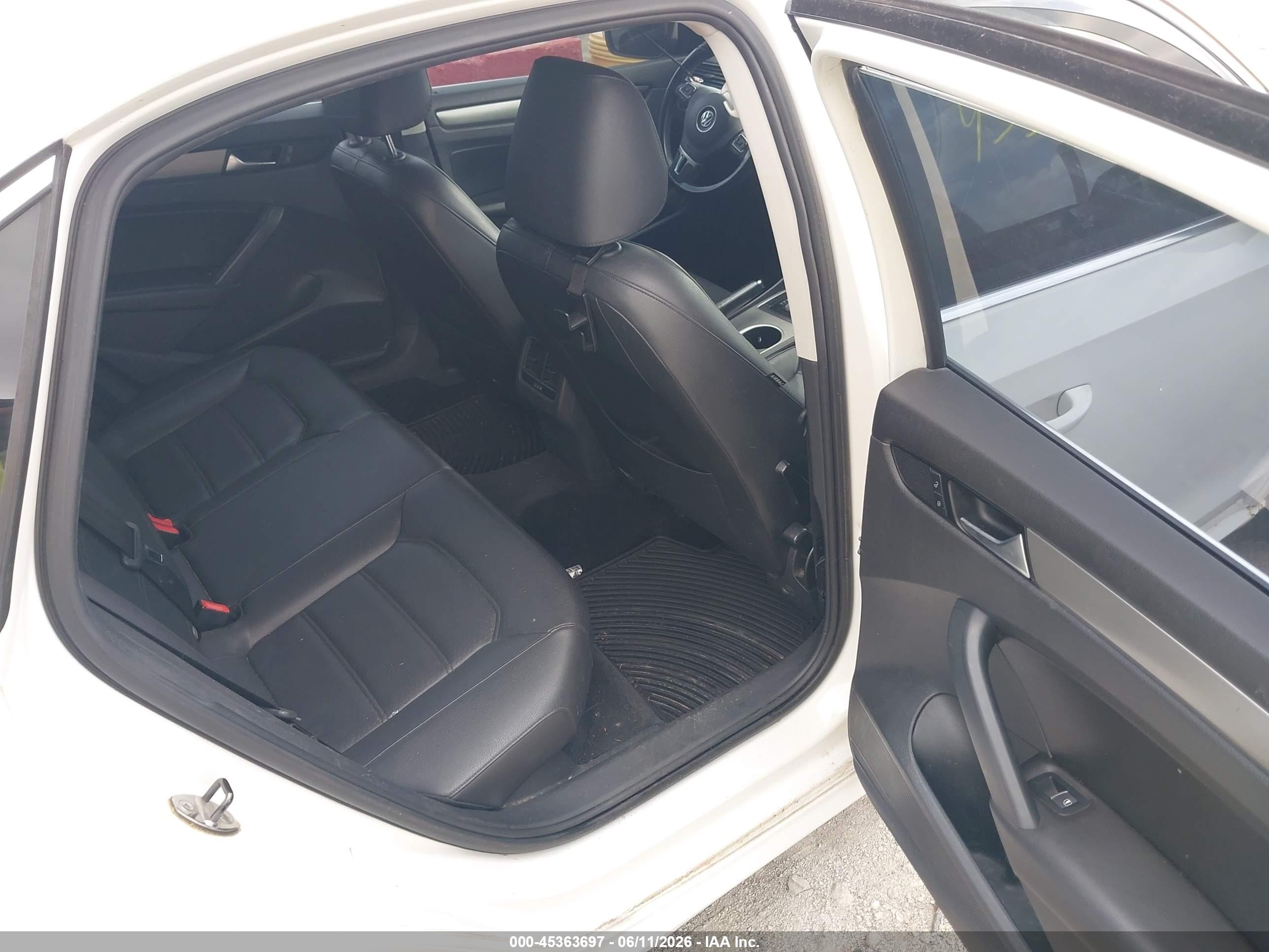 VOLKSWAGEN PASSAT image 8