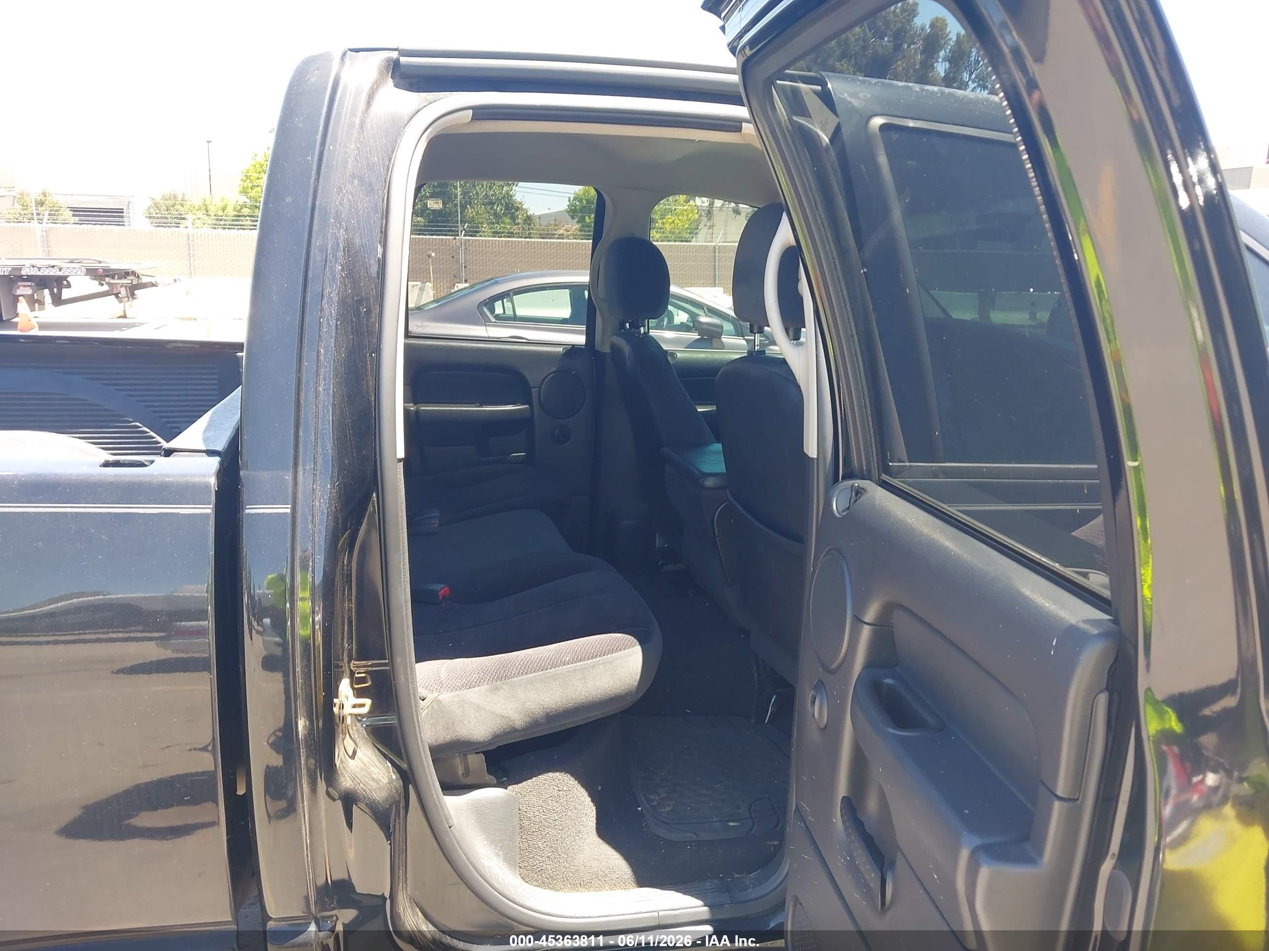 DODGE RAM image 8