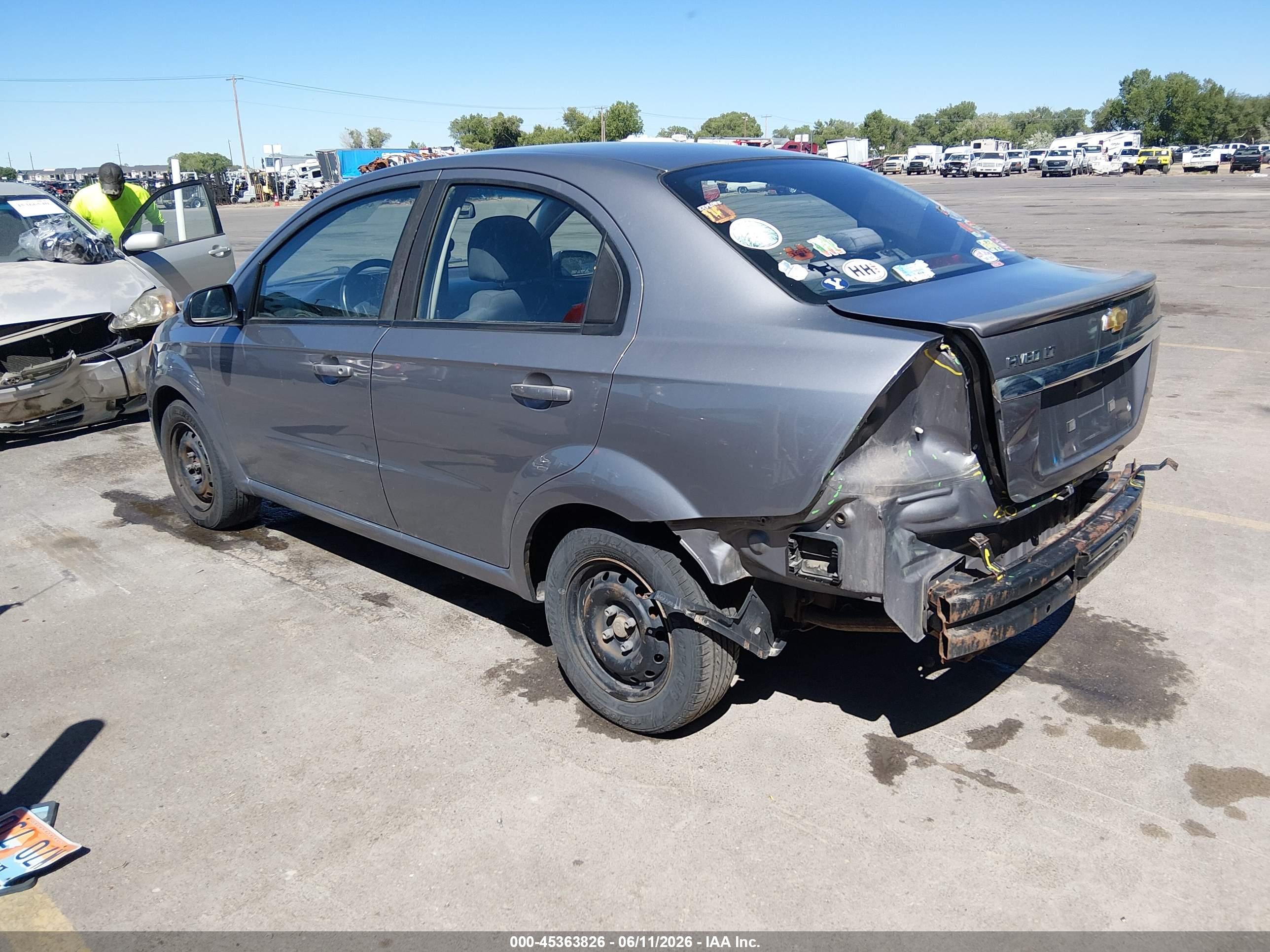 CHEVROLET AVEO image 3