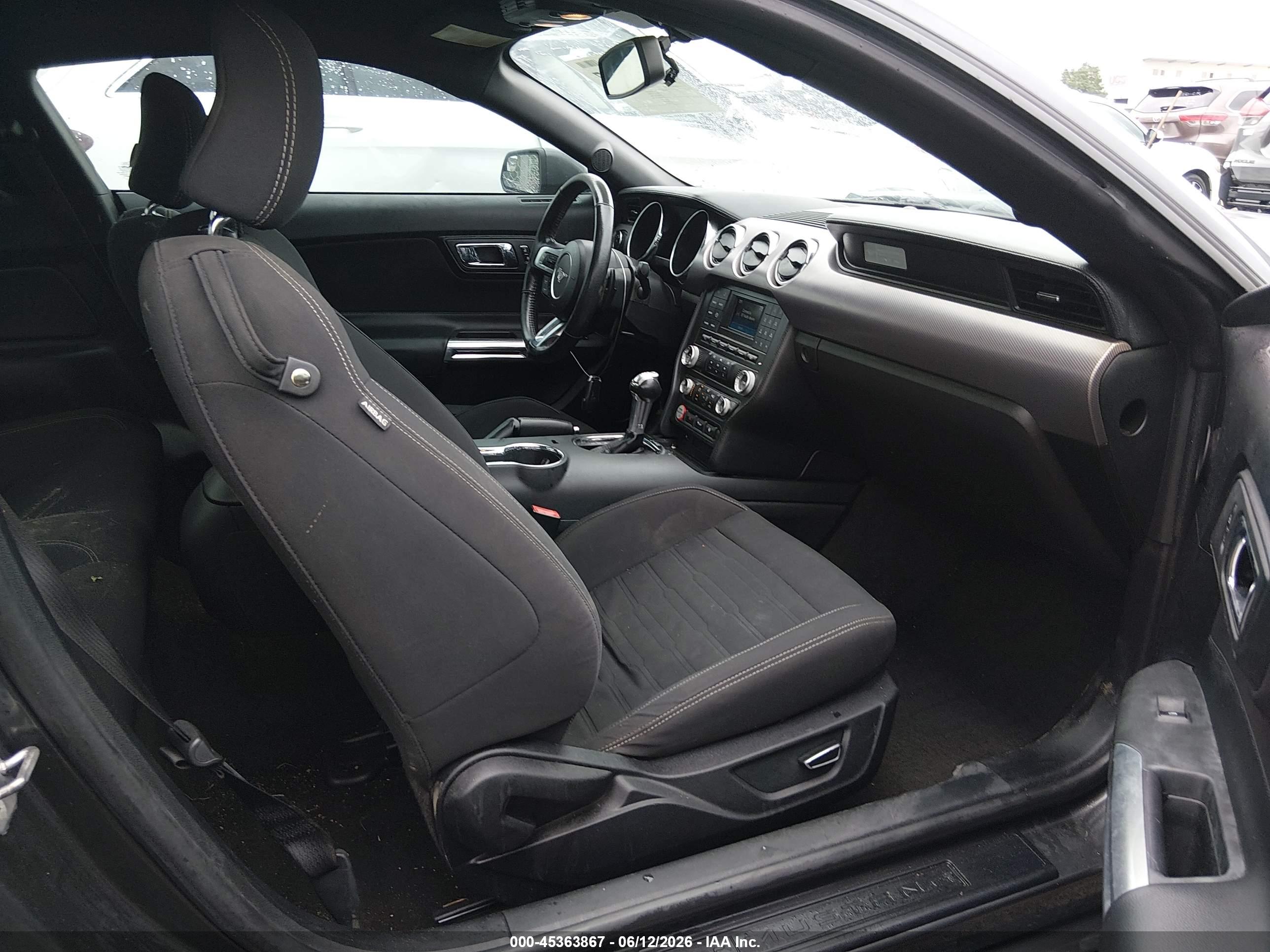 FORD MUSTANG image 5