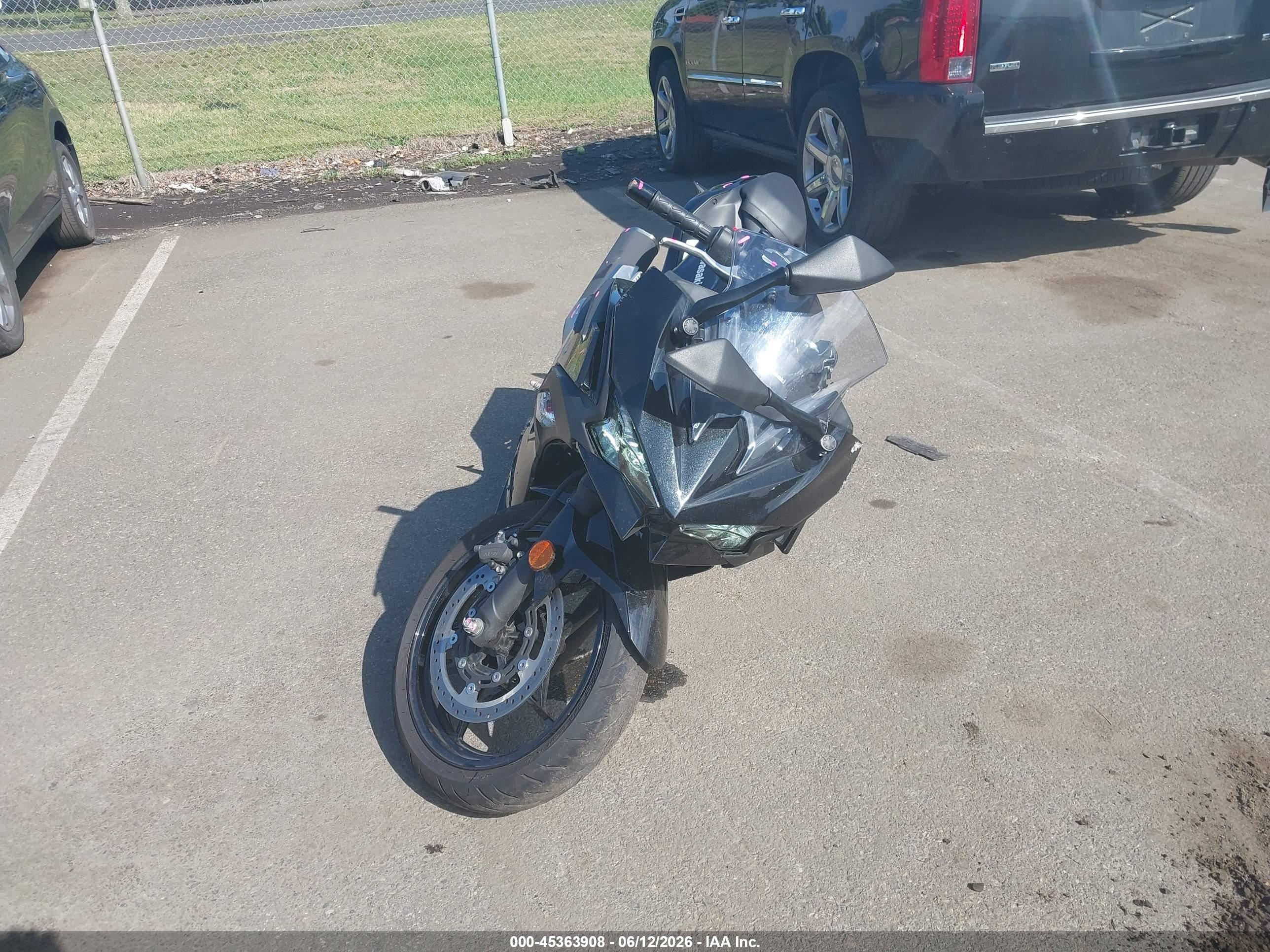KAWASAKI EX500 image 5