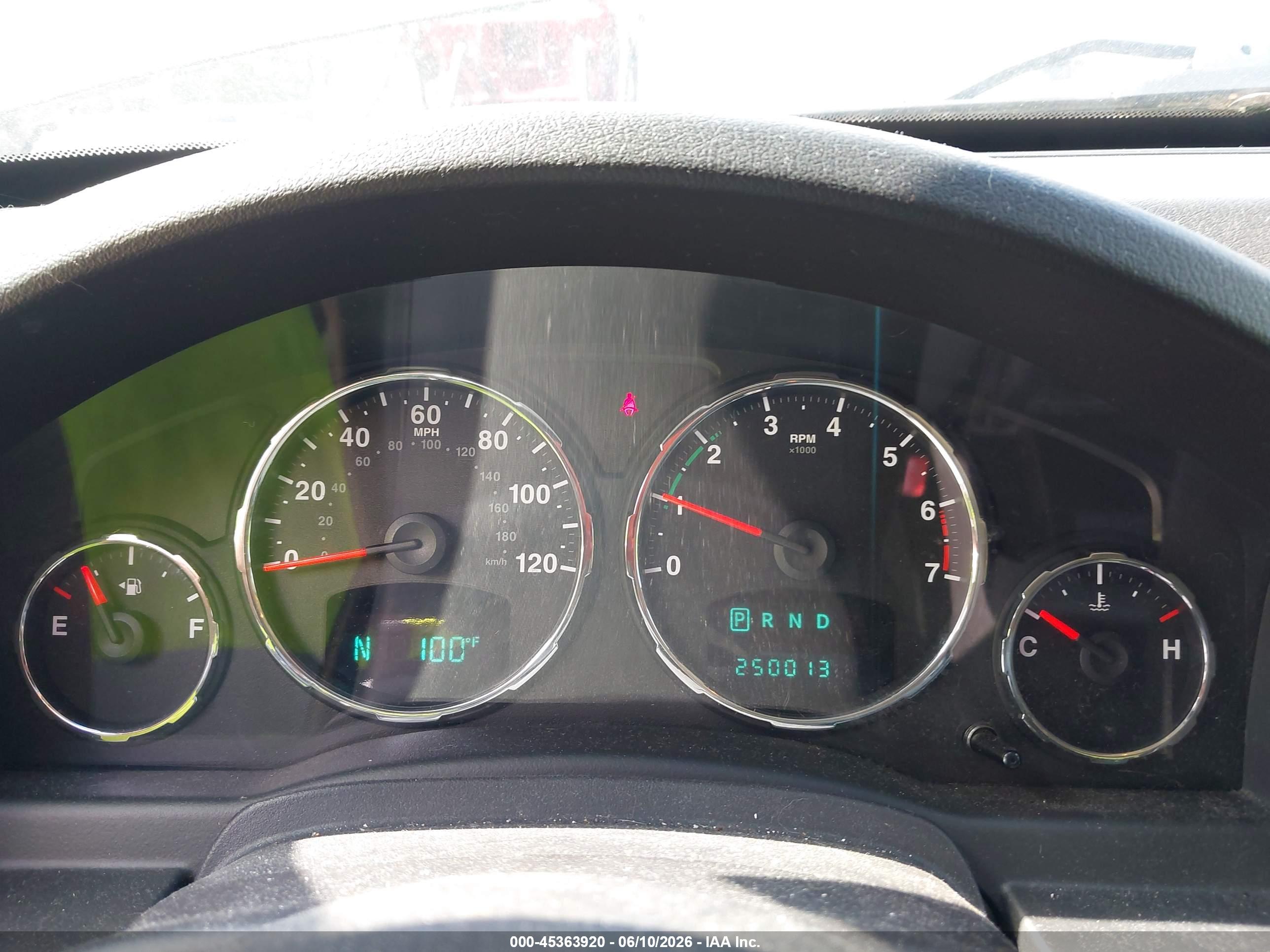 JEEP LIBERTY image 7