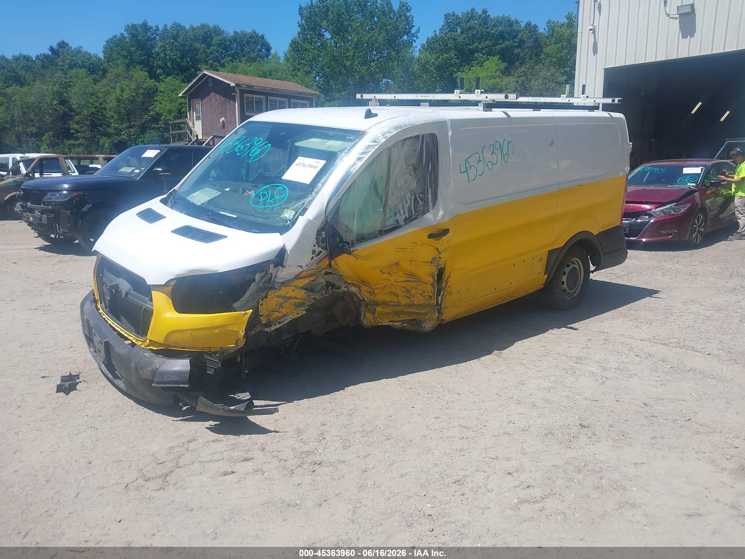 FORD TRANSIT-250 image 2