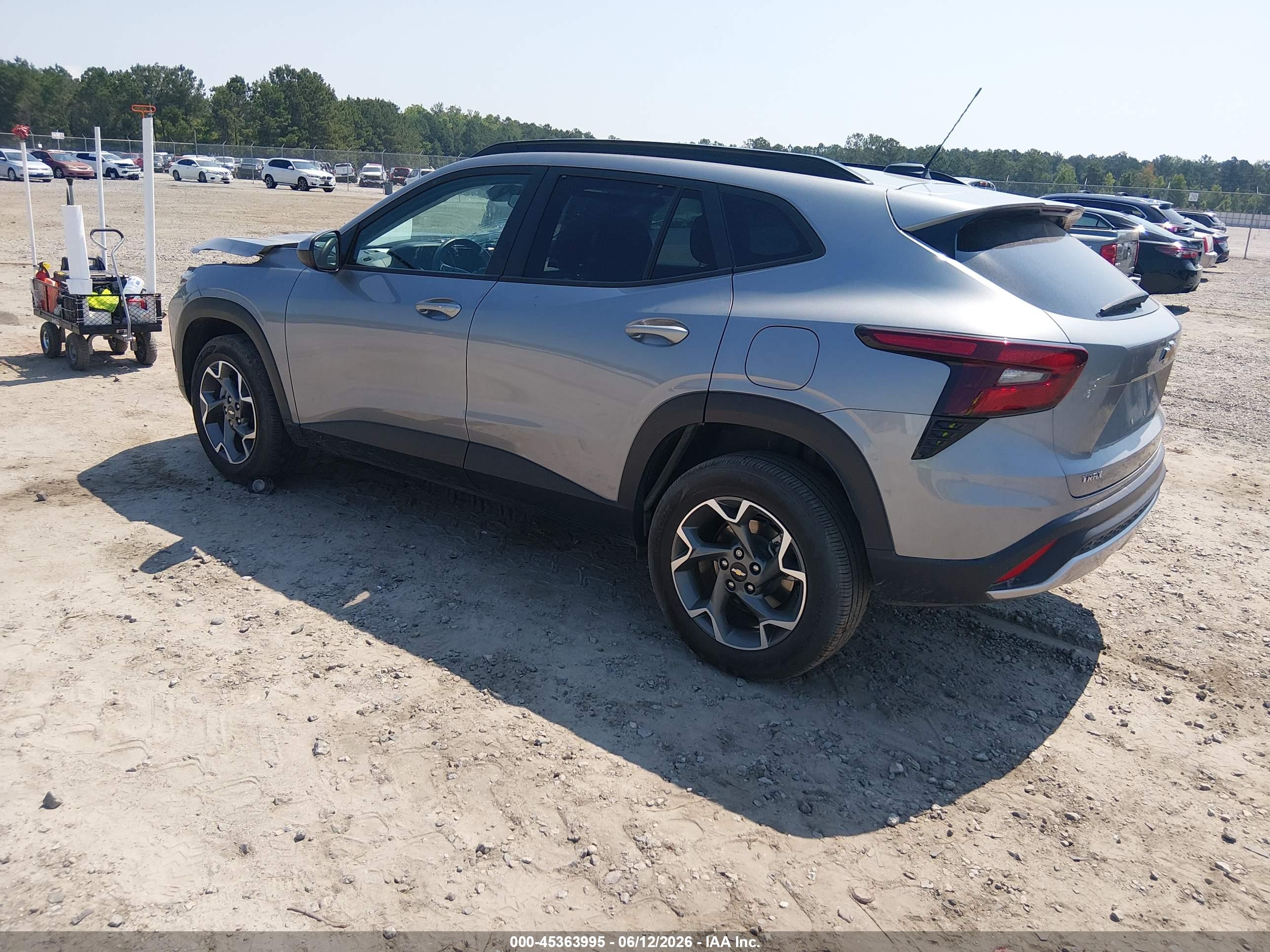 CHEVROLET TRAX image 3