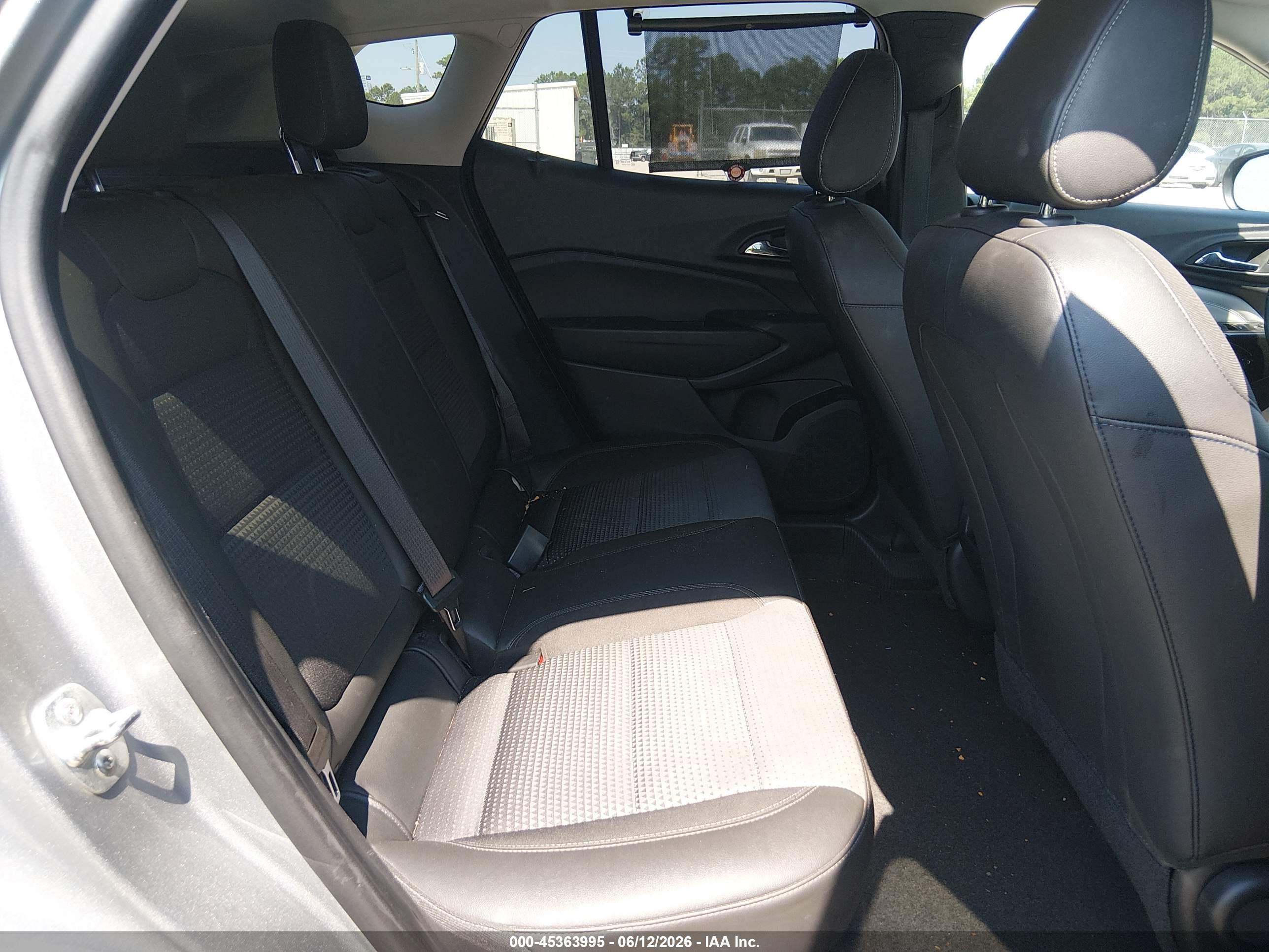 CHEVROLET TRAX image 8