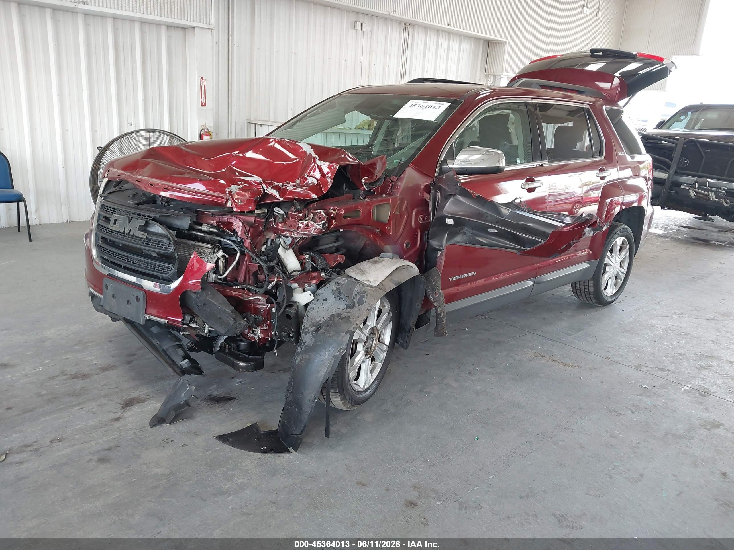 GMC TERRAIN image 2
