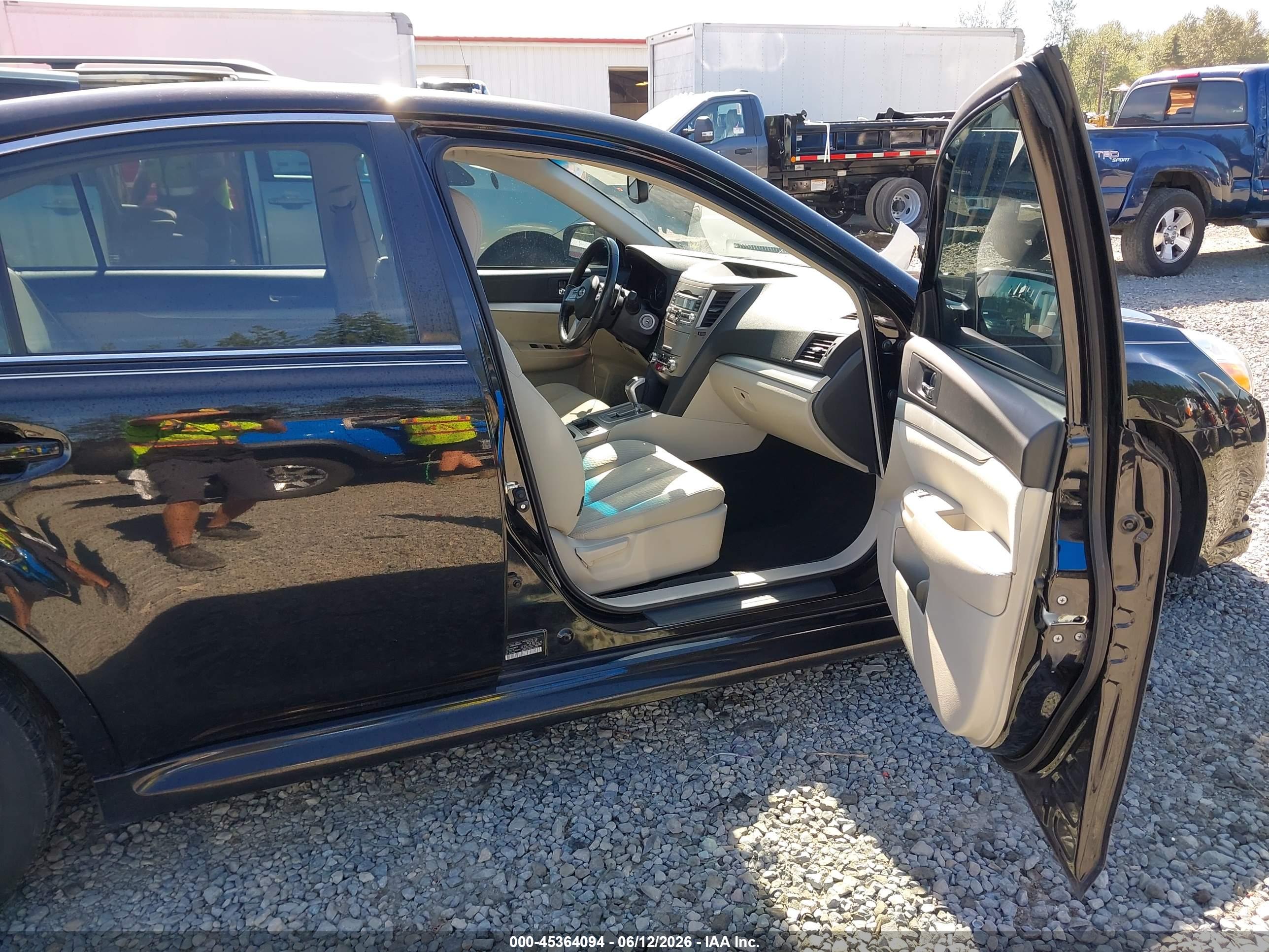 SUBARU LEGACY image 5