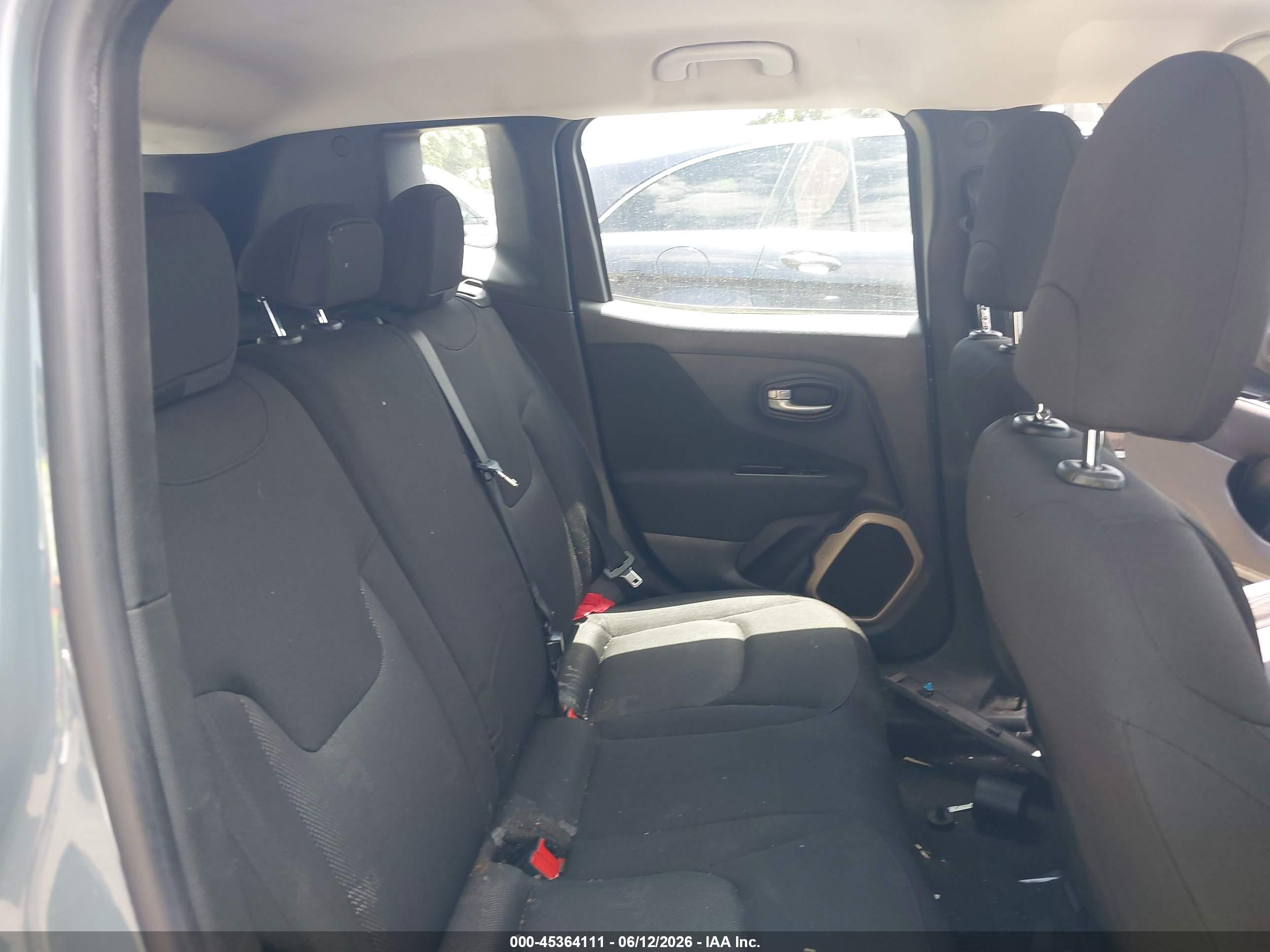 JEEP RENEGADE image 8