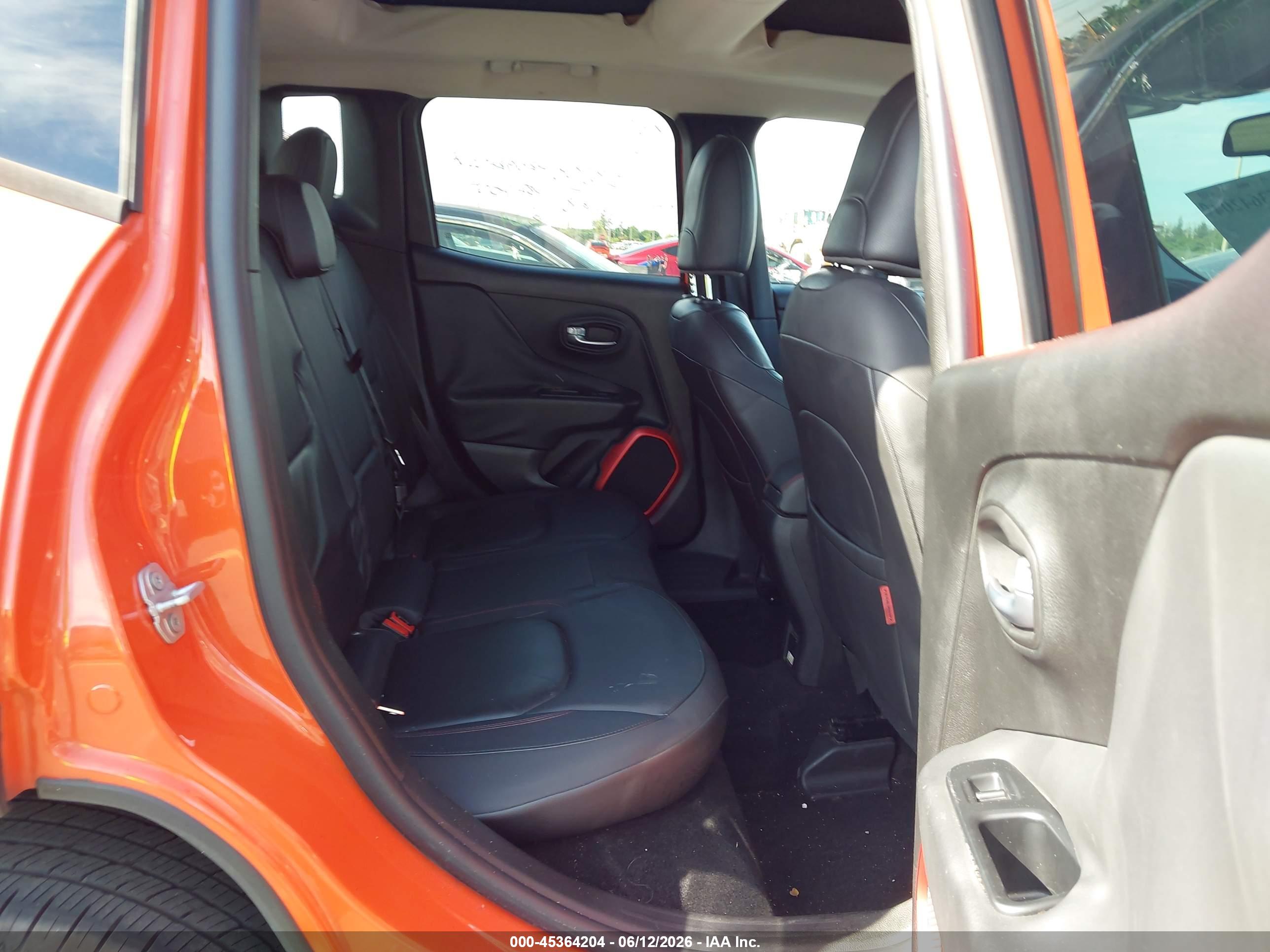 JEEP RENEGADE image 8