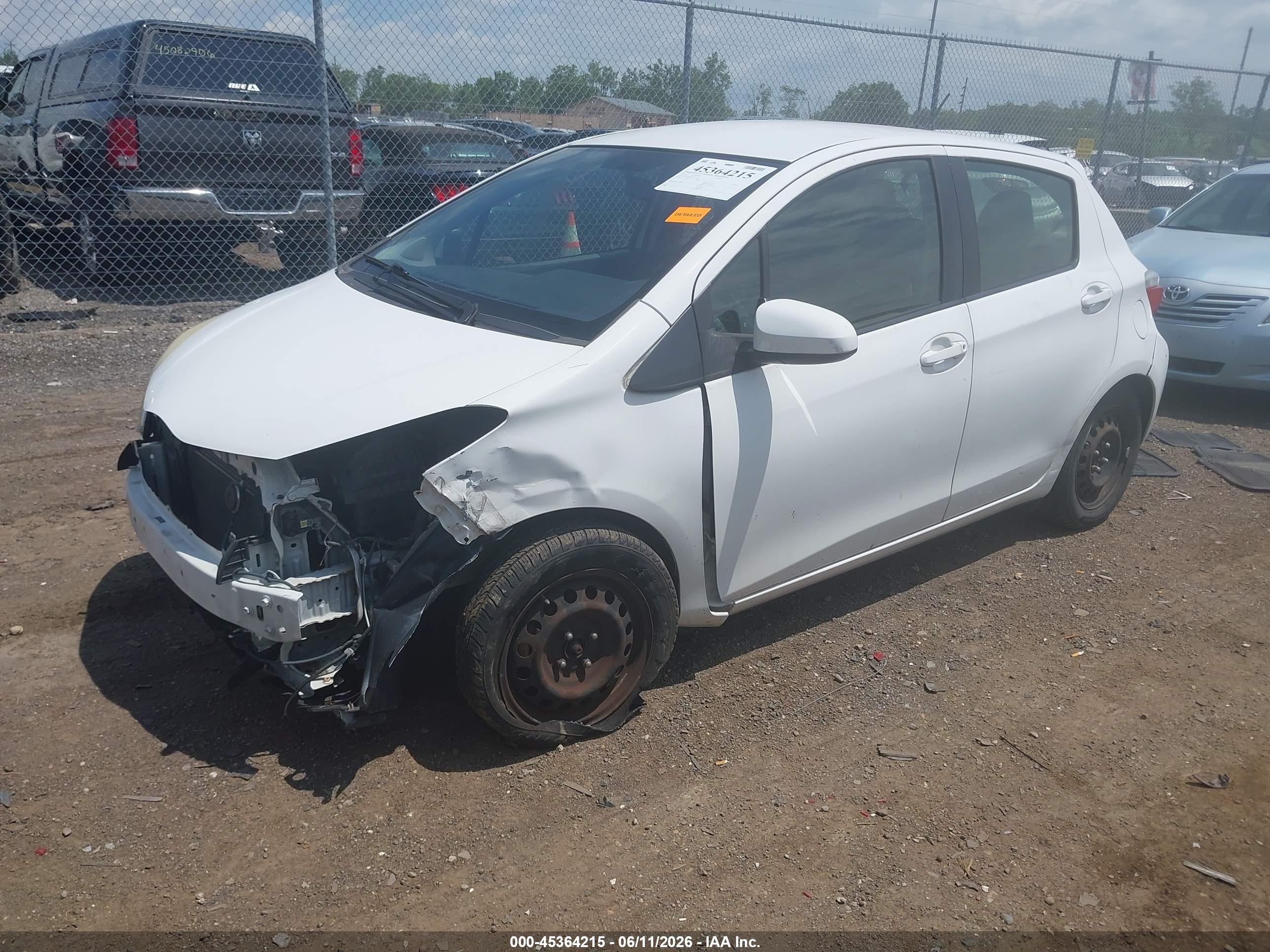 TOYOTA YARIS image 2