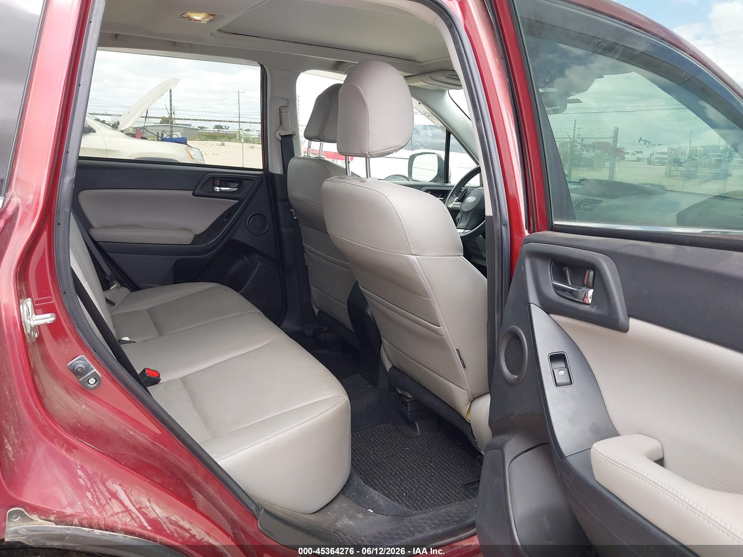 SUBARU FORESTER image 8