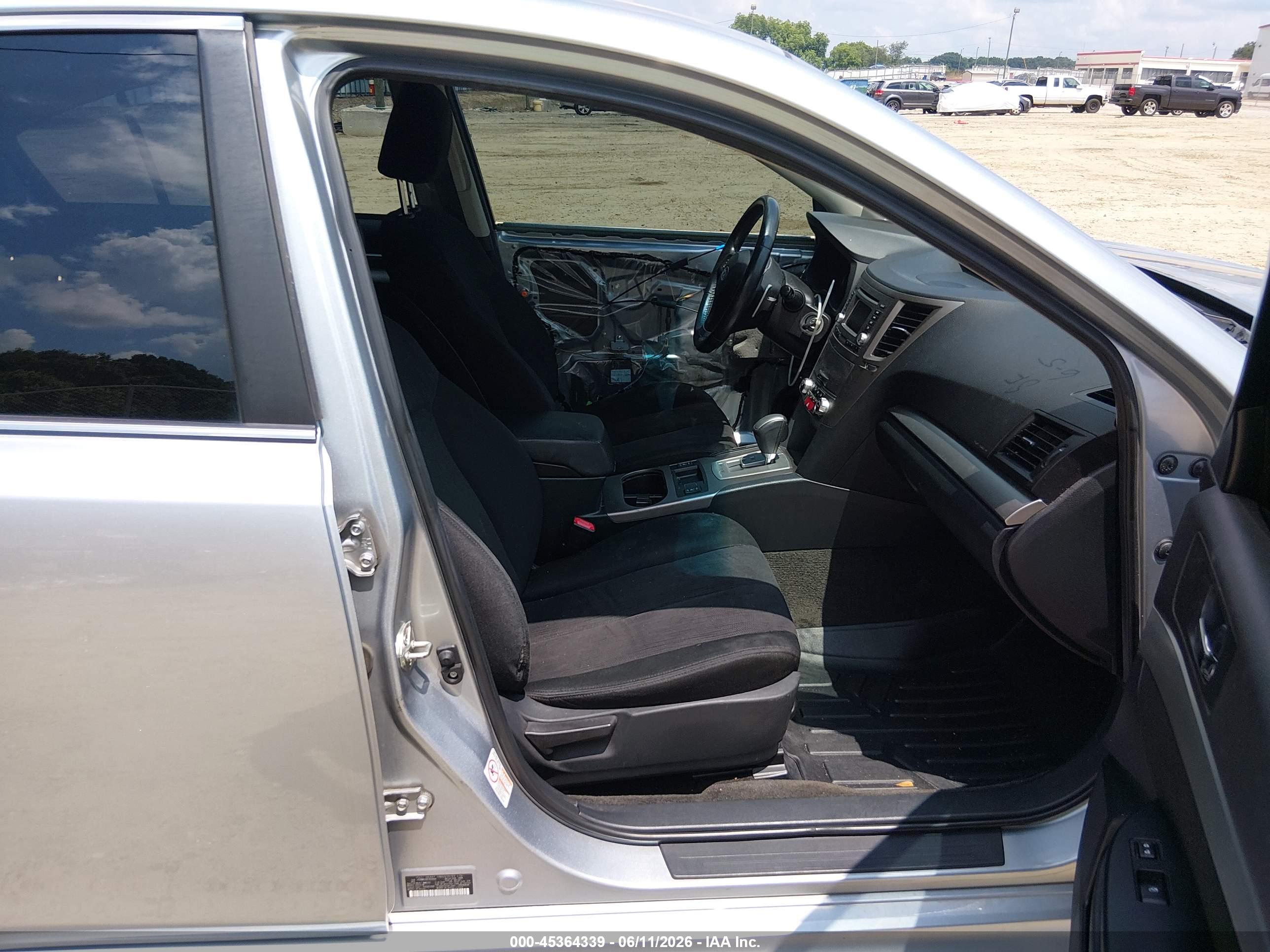SUBARU LEGACY image 5