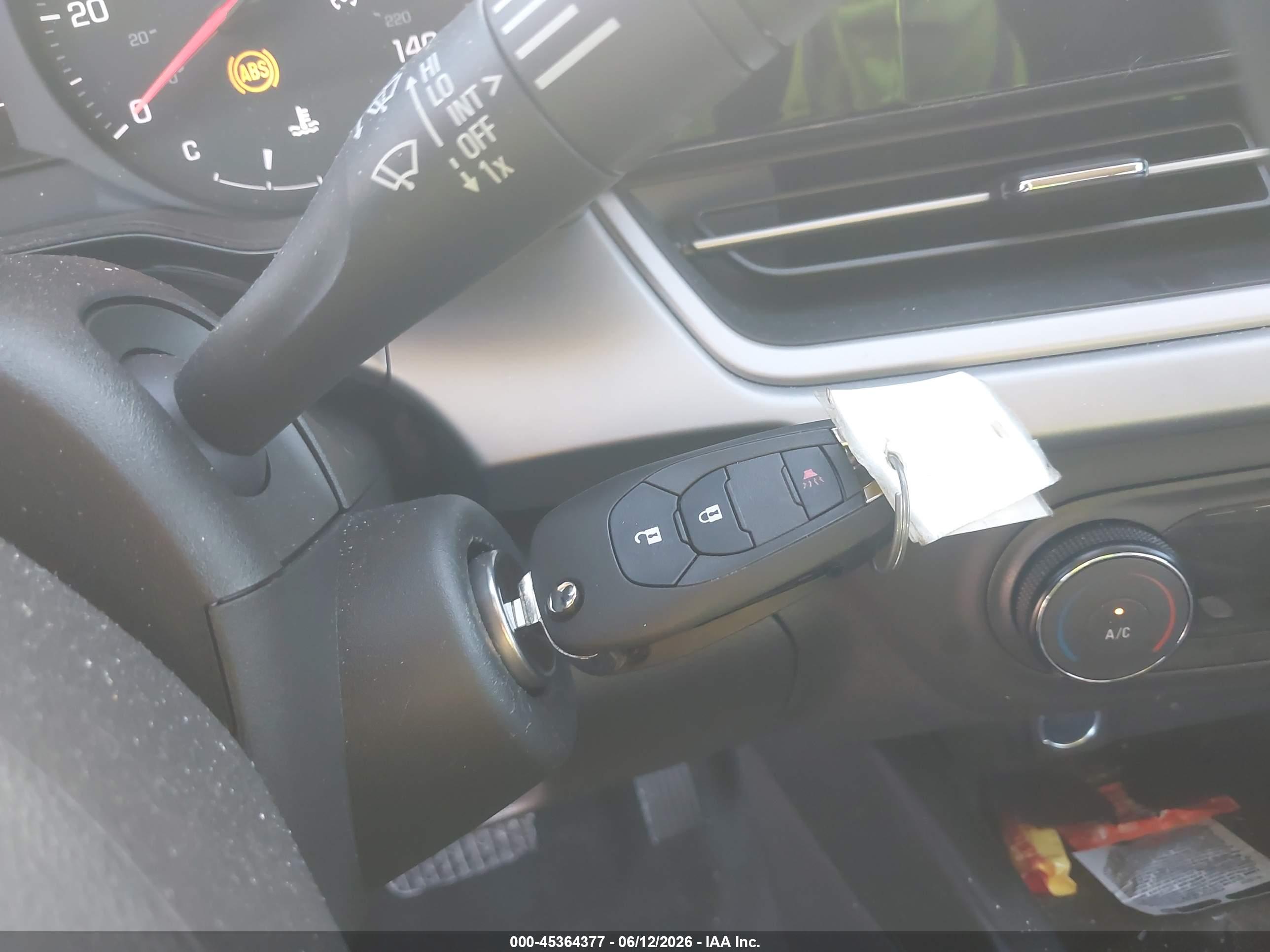 CHEVROLET TRAX image 11