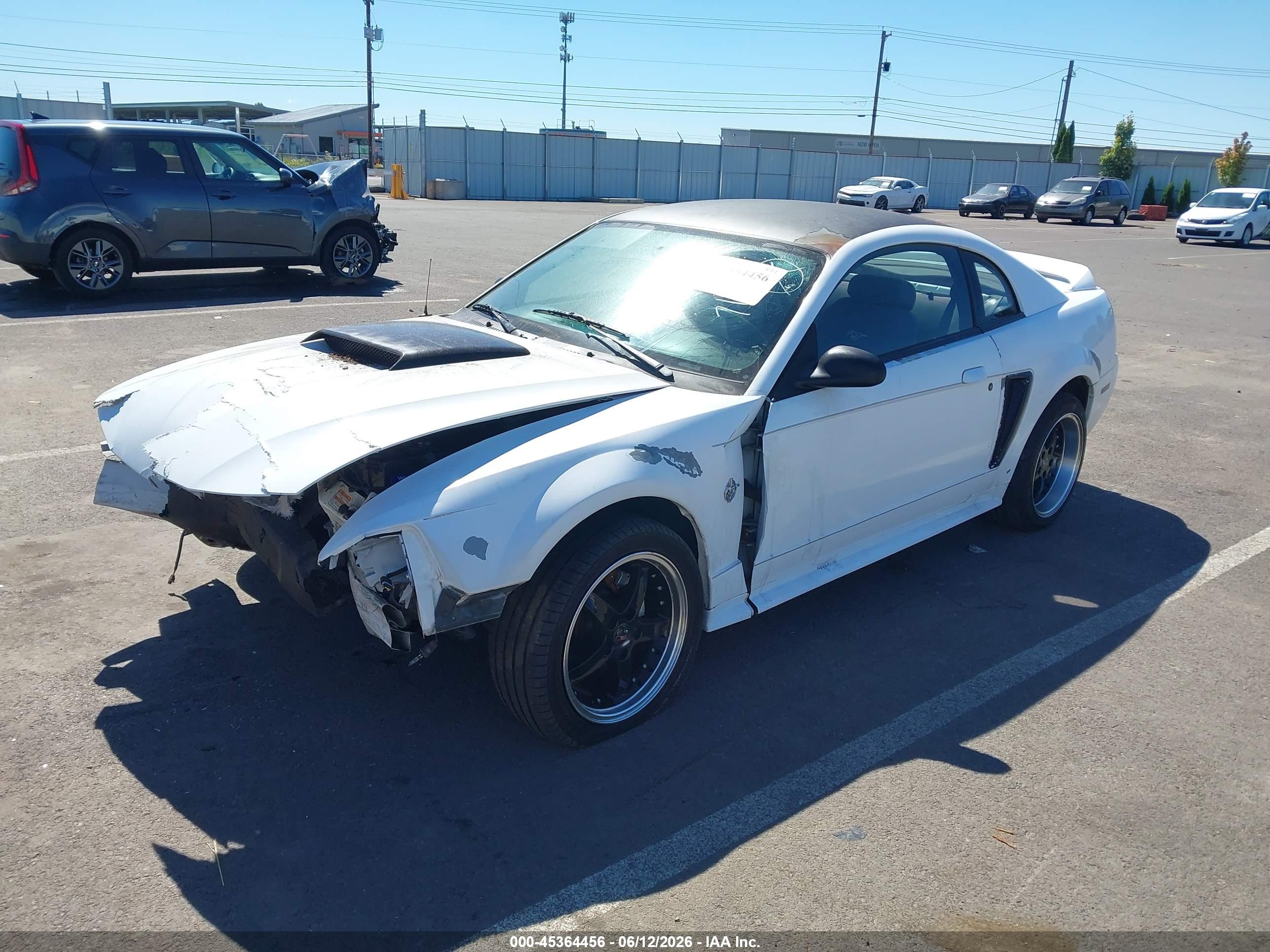 FORD MUSTANG image 2