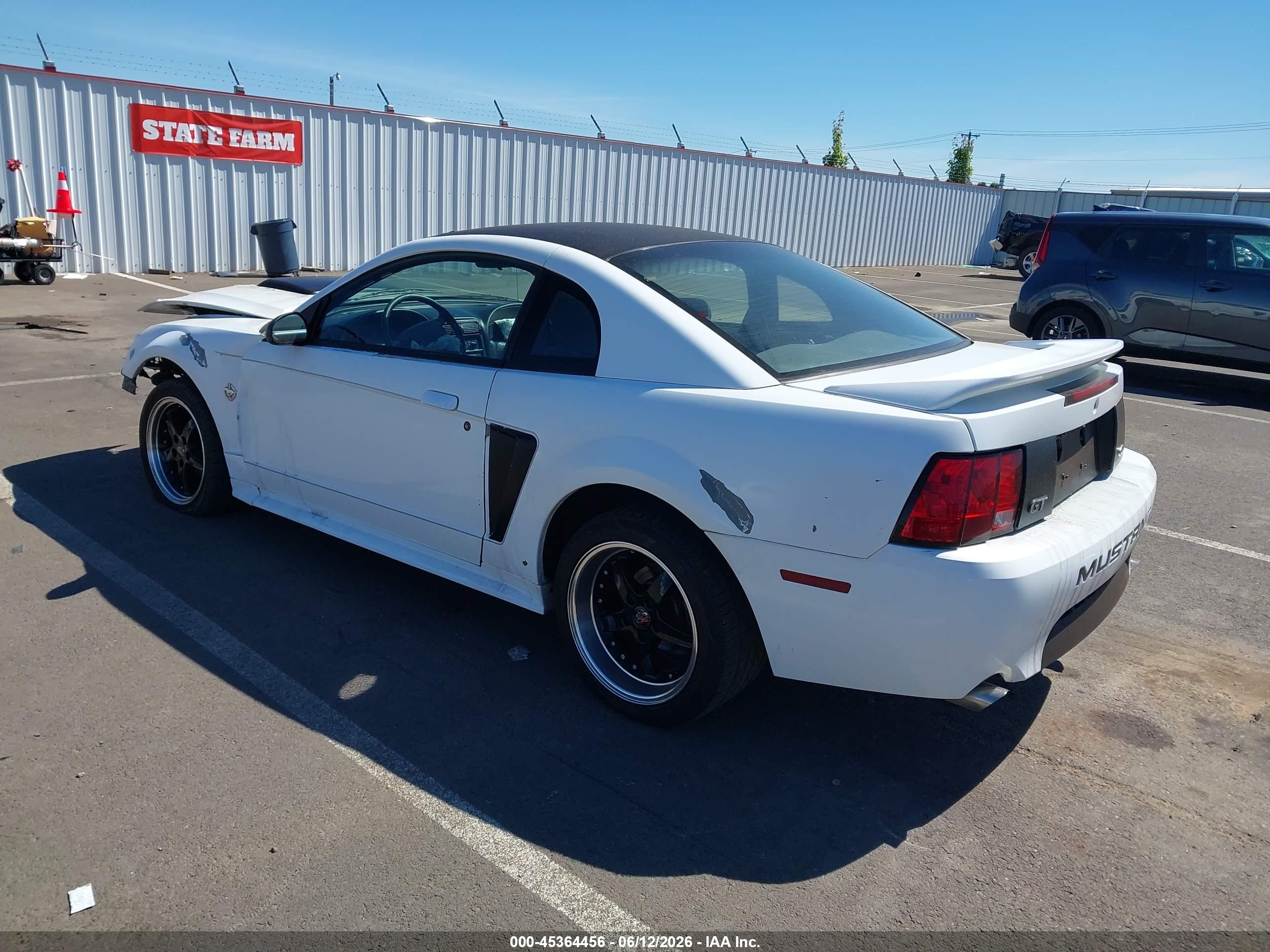 FORD MUSTANG image 3