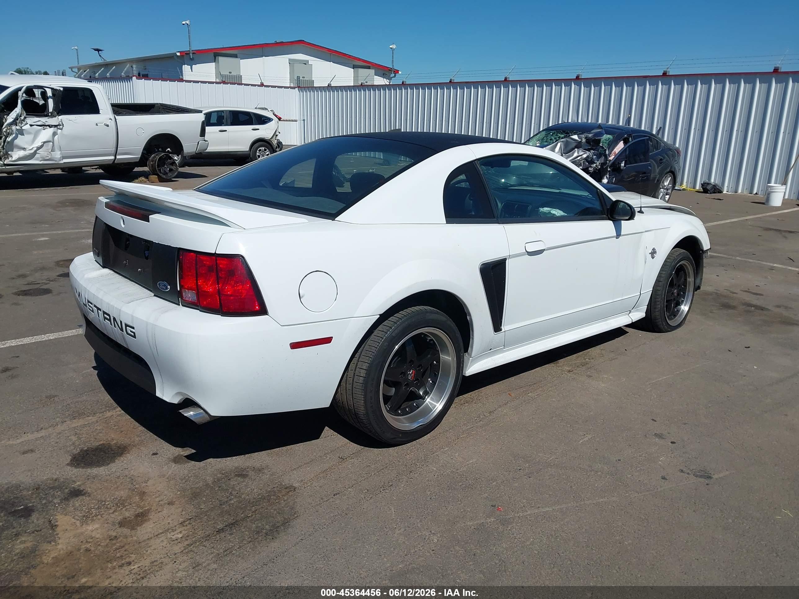 FORD MUSTANG image 4