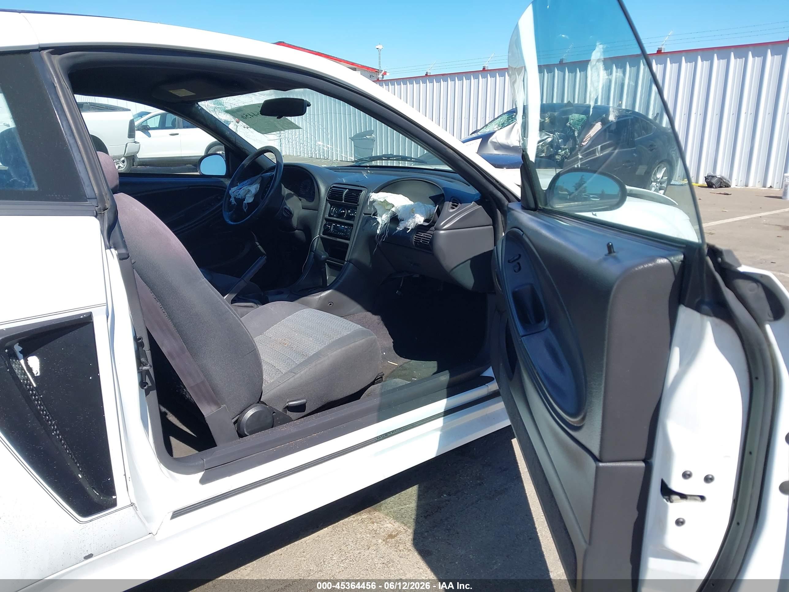 FORD MUSTANG image 5