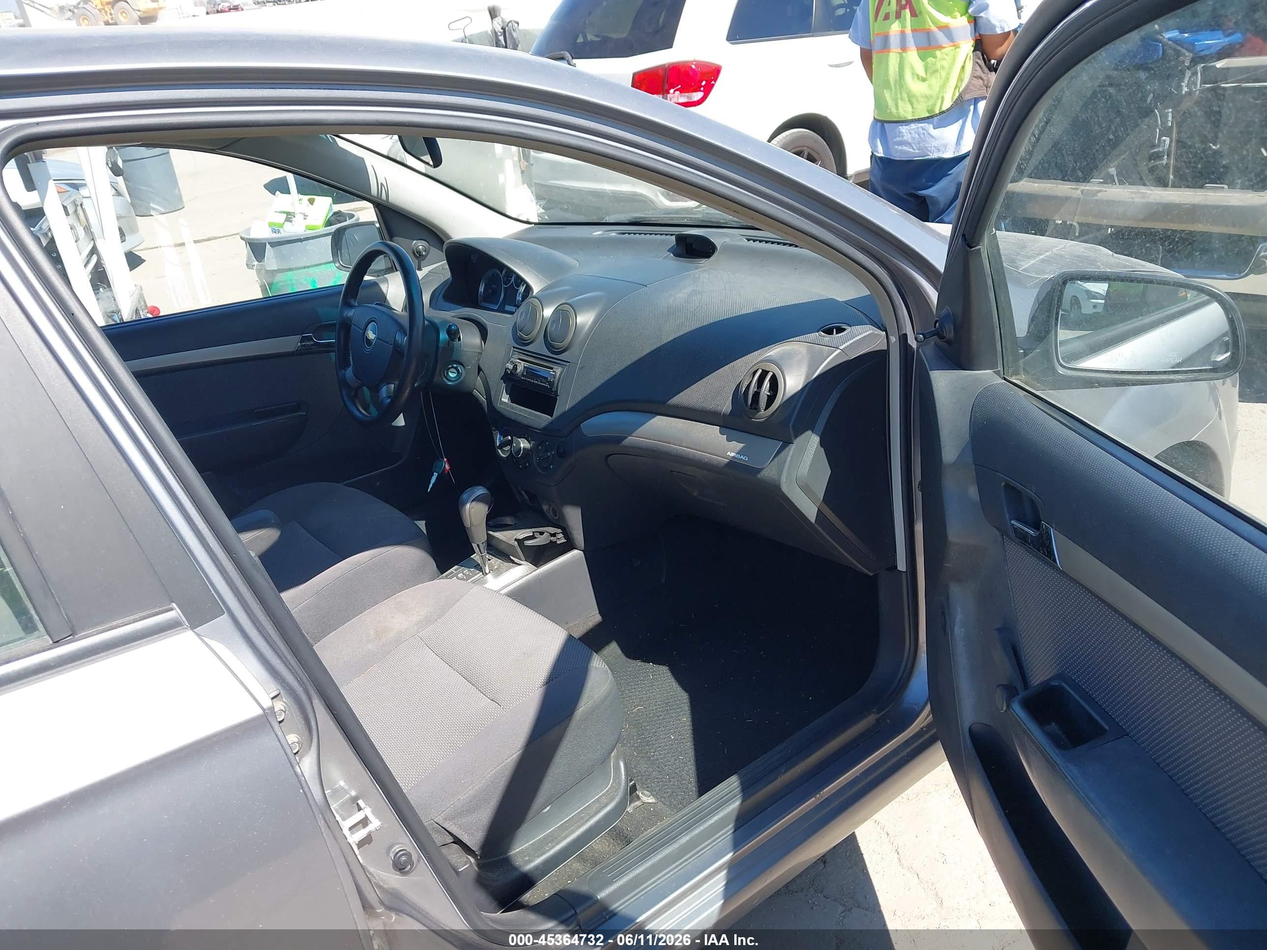 CHEVROLET AVEO image 5