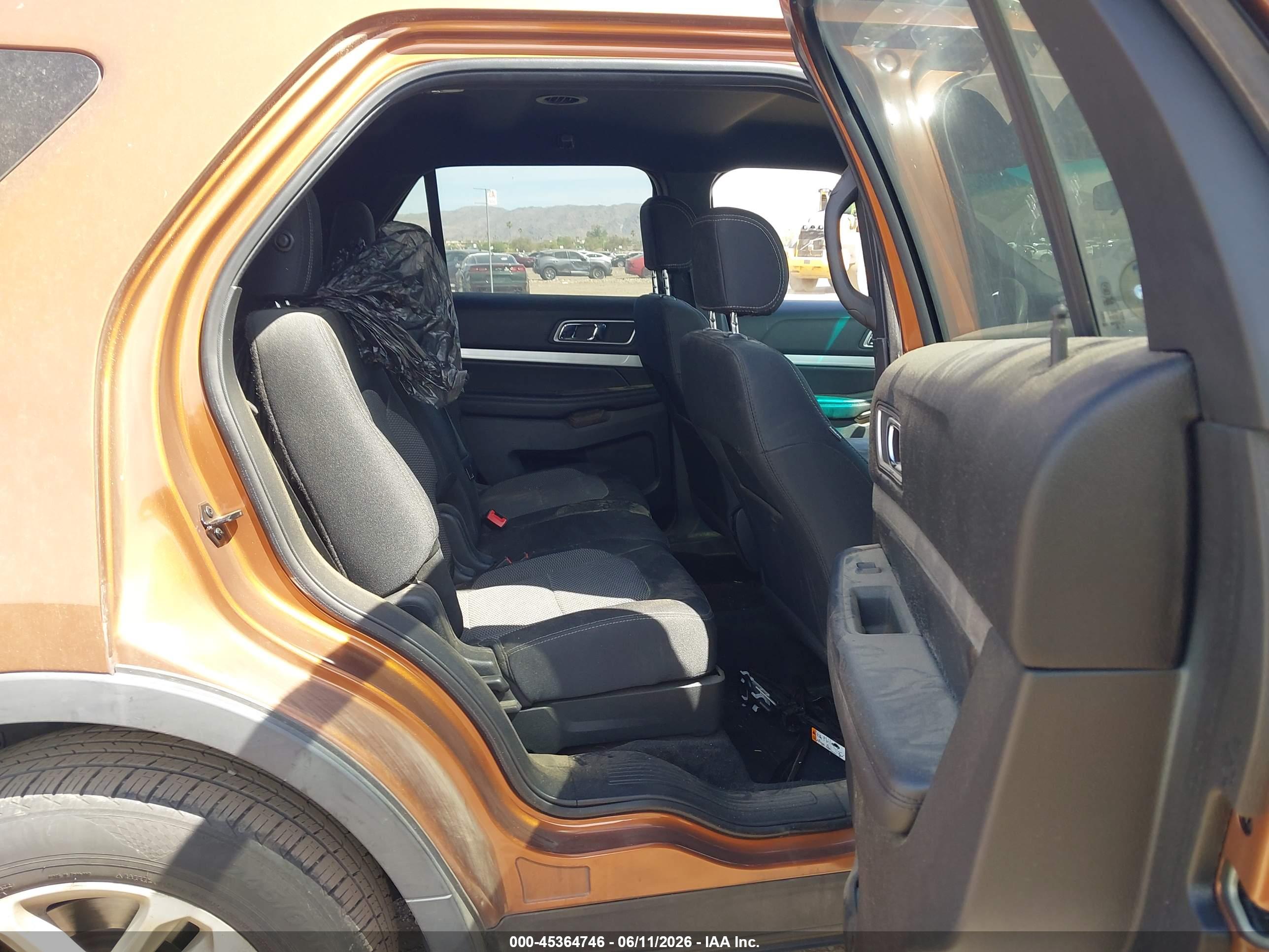 FORD EXPLORER image 8