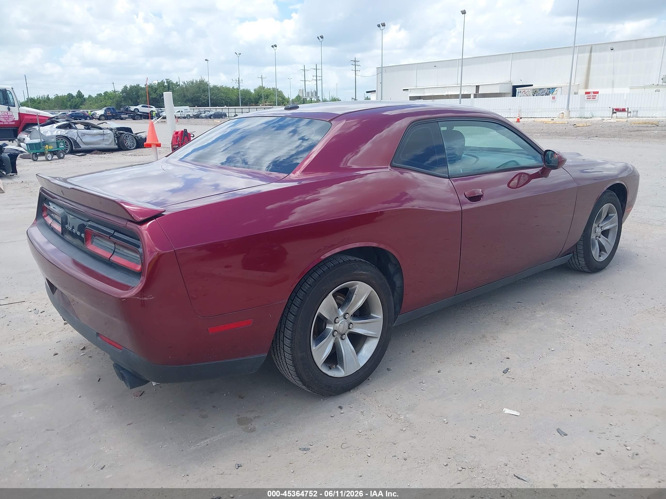 DODGE CHALLENGER image 4