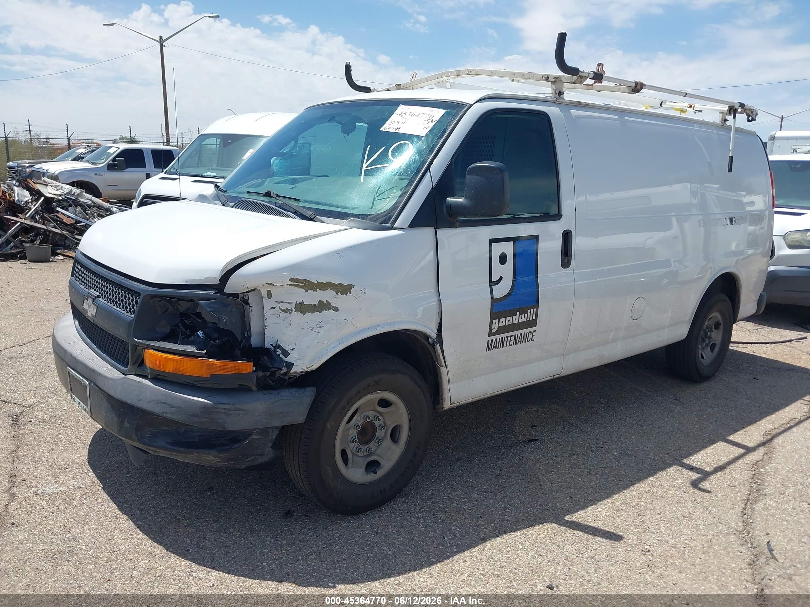CHEVROLET EXPRESS image 2