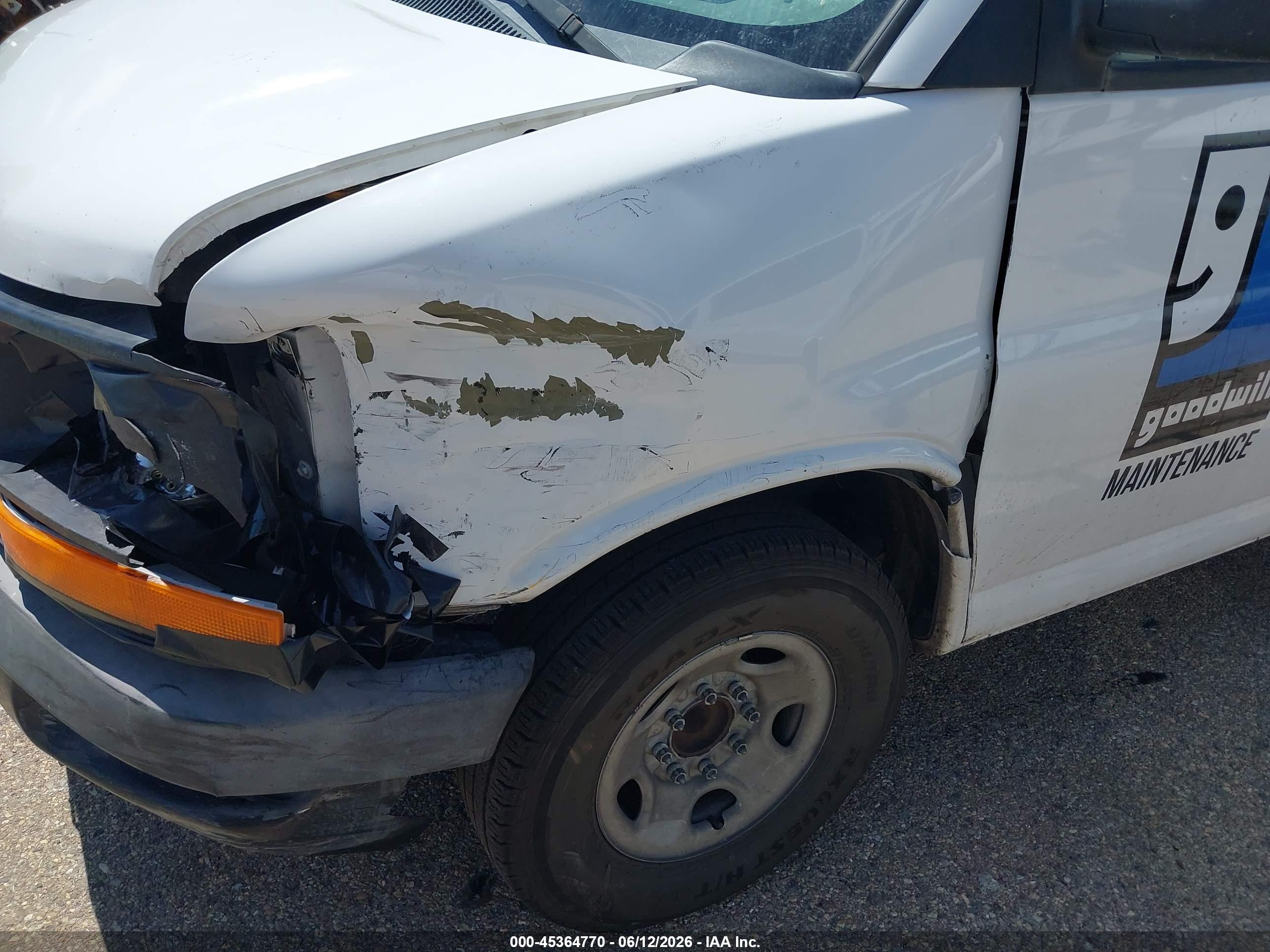 CHEVROLET EXPRESS image 6