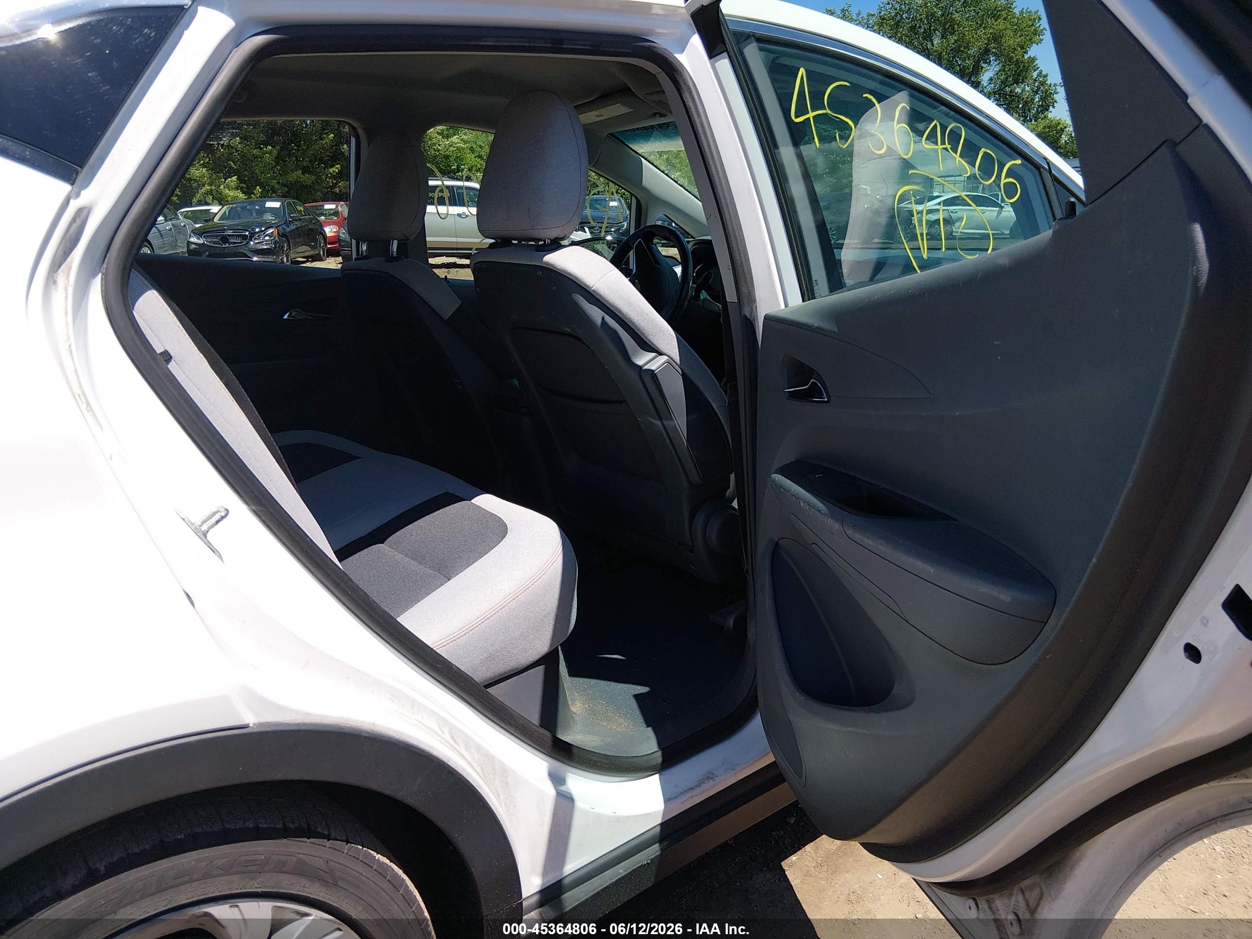 CHEVROLET BOLT image 8