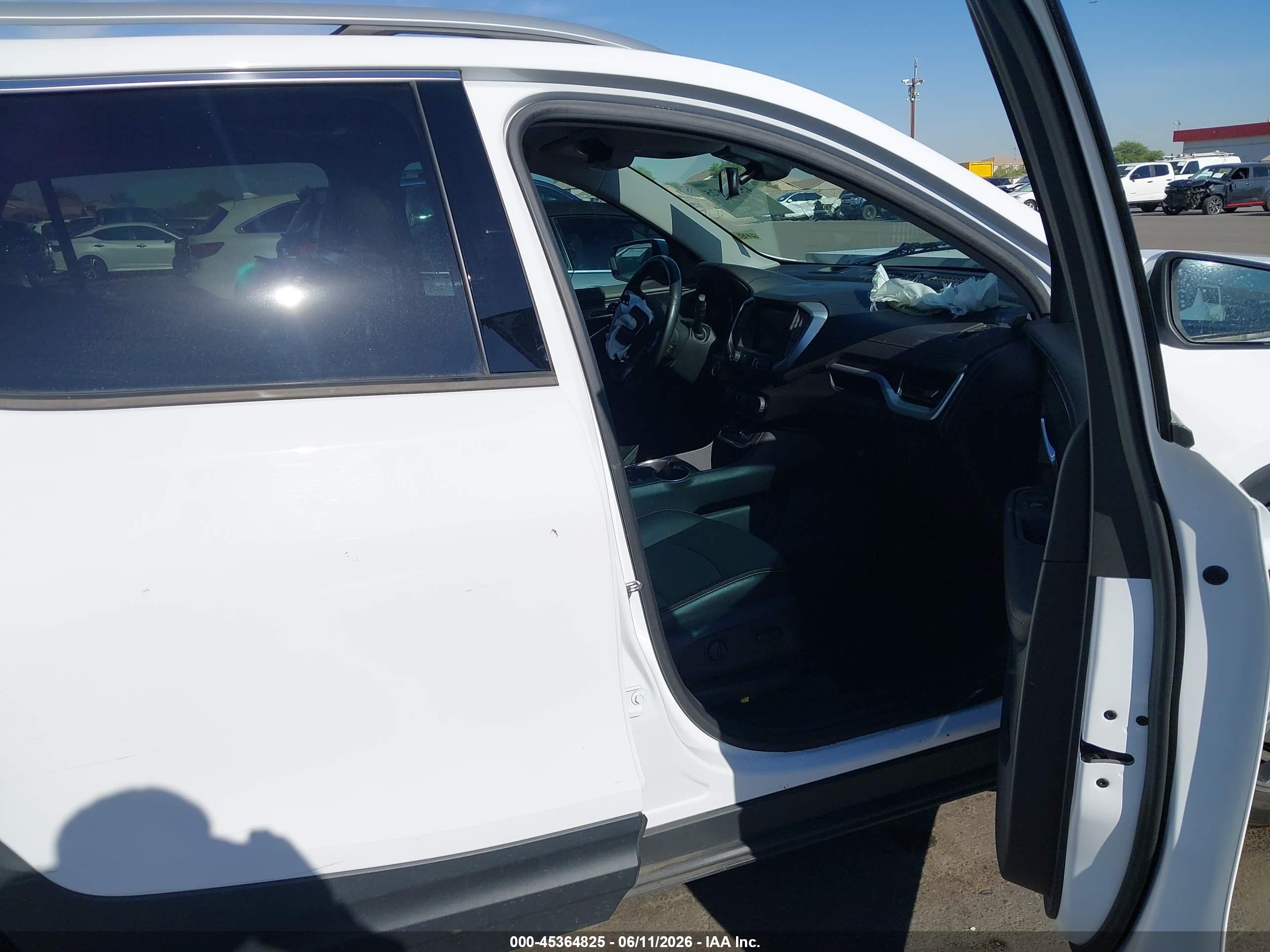 GMC TERRAIN image 5