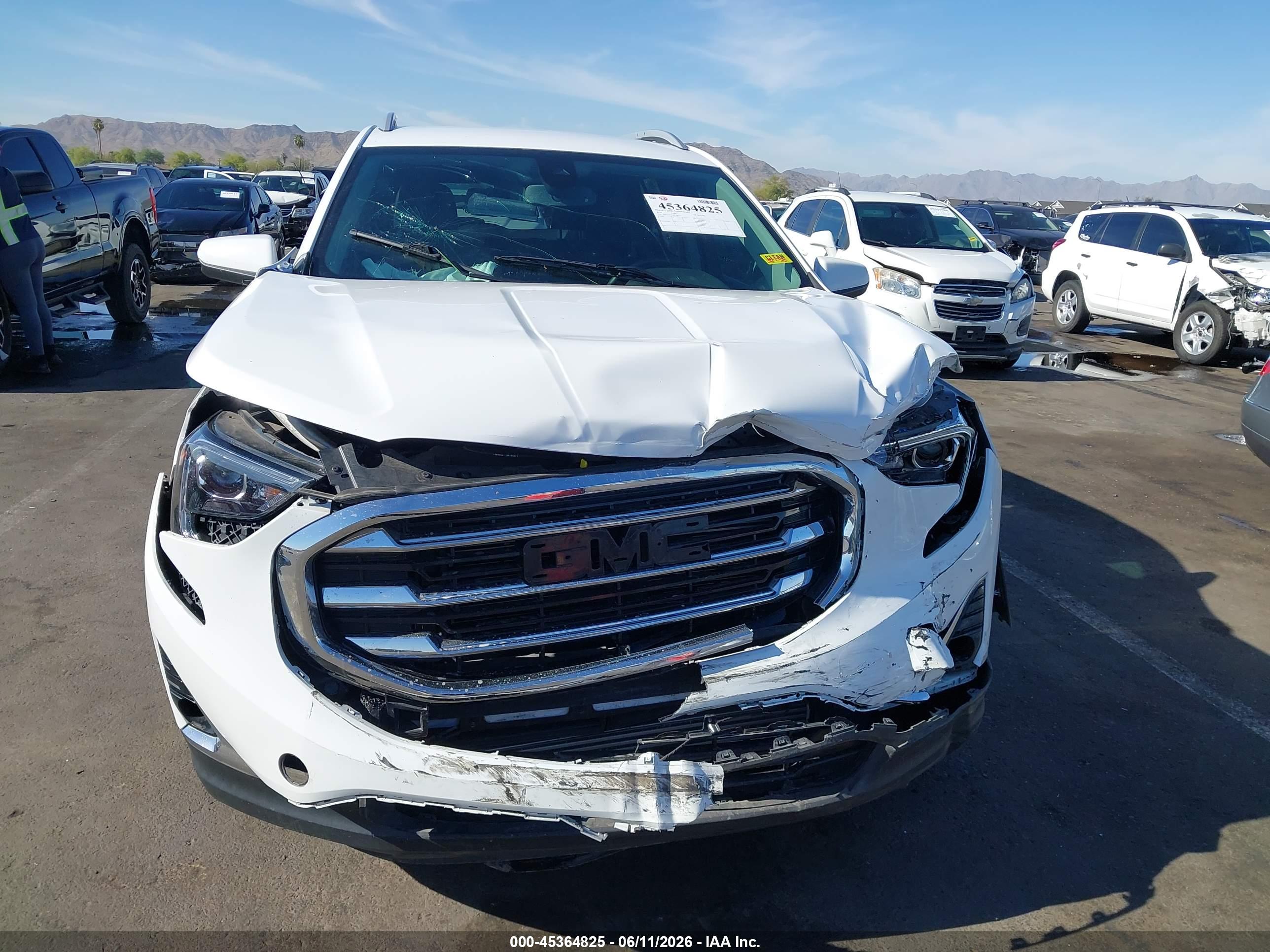 GMC TERRAIN image 6