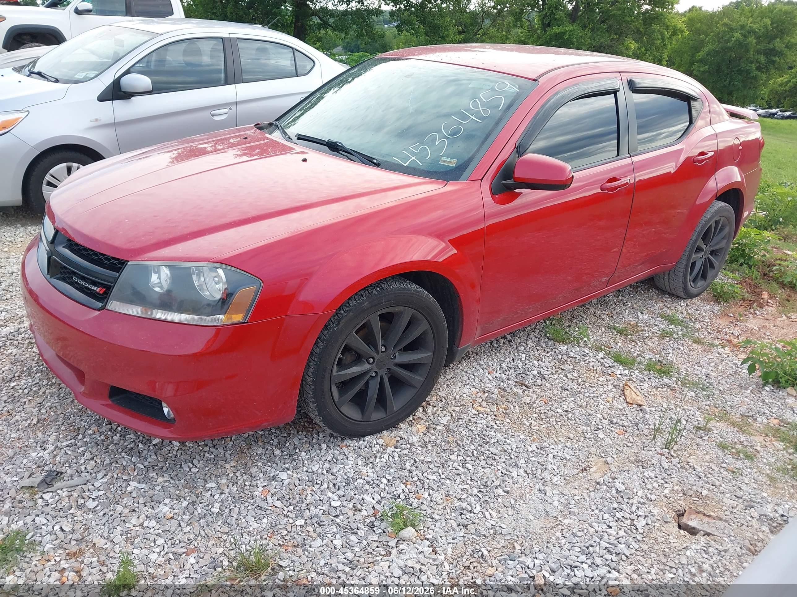 DODGE AVENGER image 2