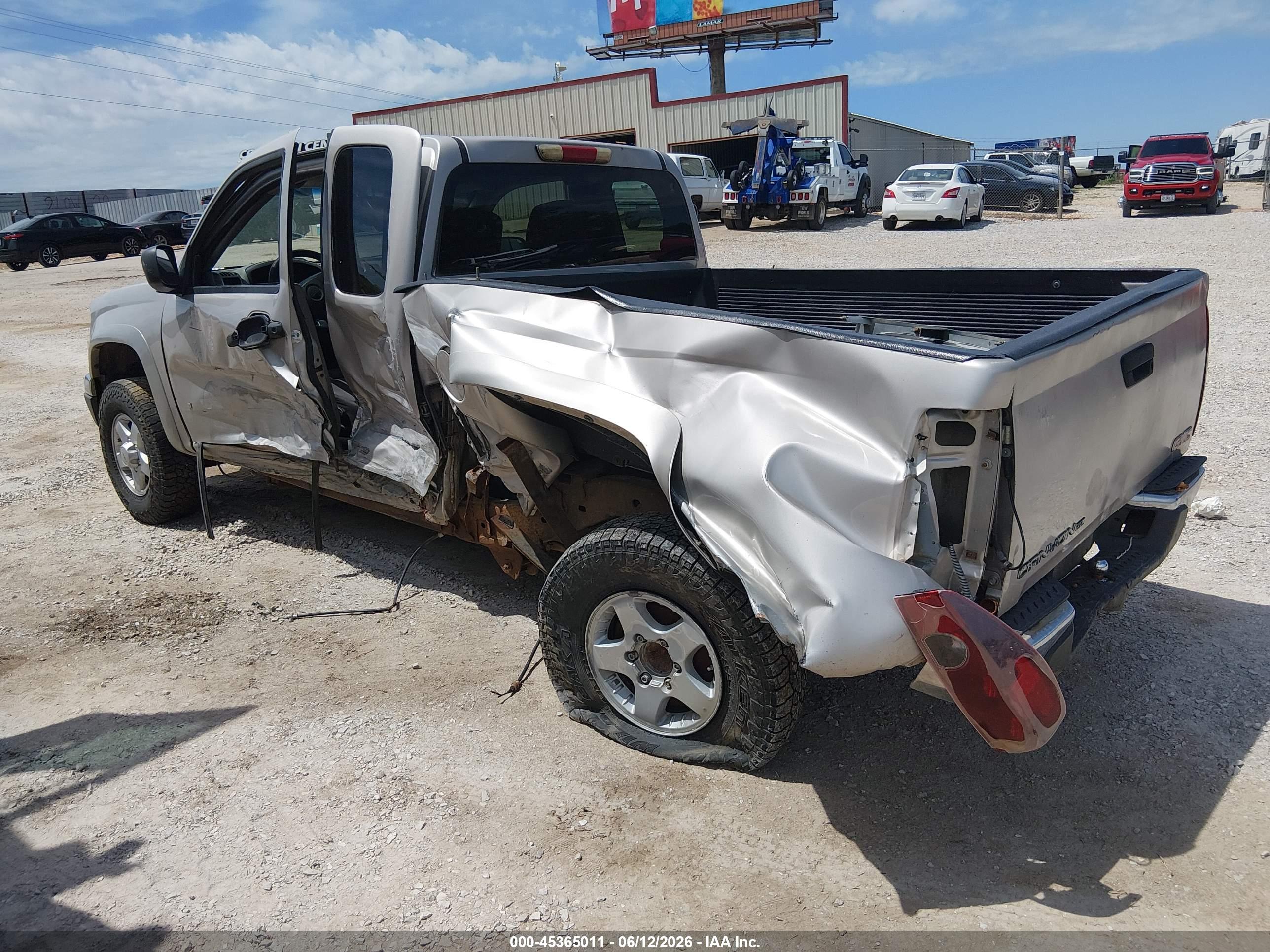 GMC CANYON image 3