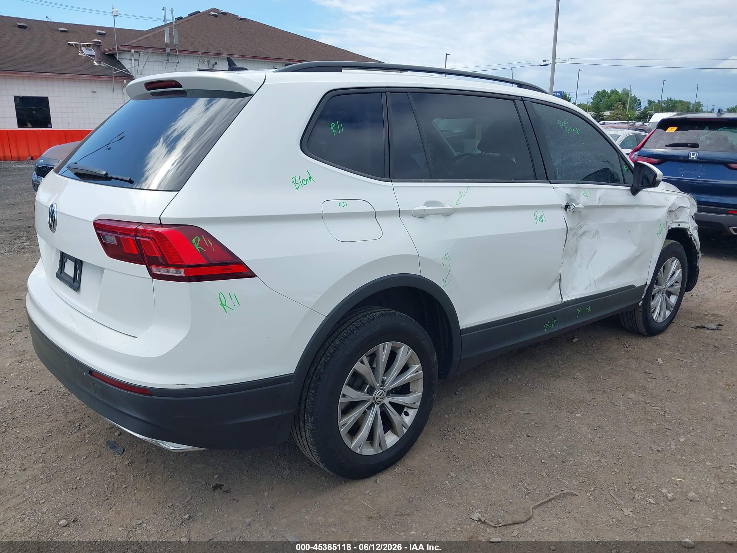 VOLKSWAGEN TIGUAN image 4