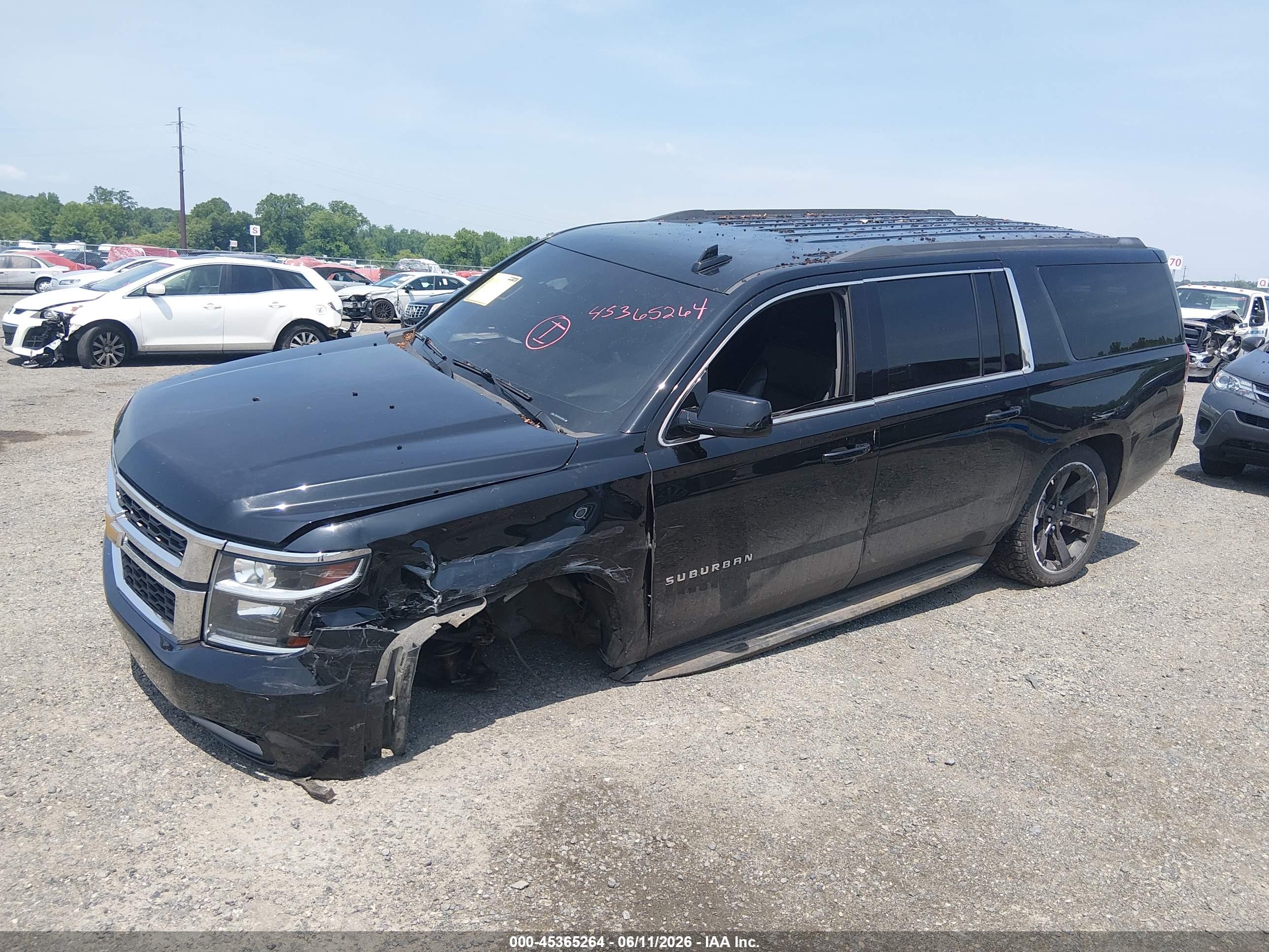 CHEVROLET SUBURBAN image 2