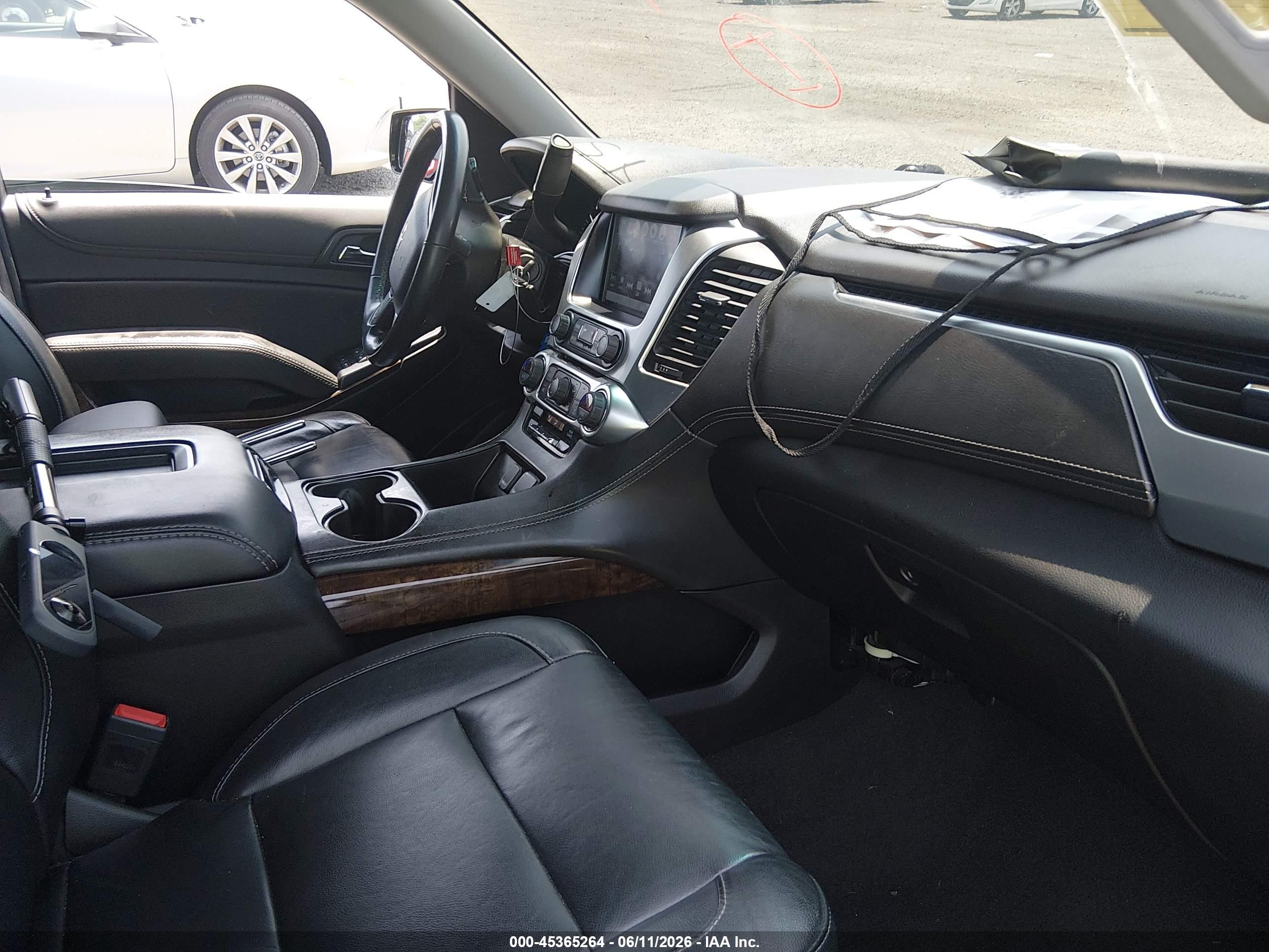 CHEVROLET SUBURBAN image 5